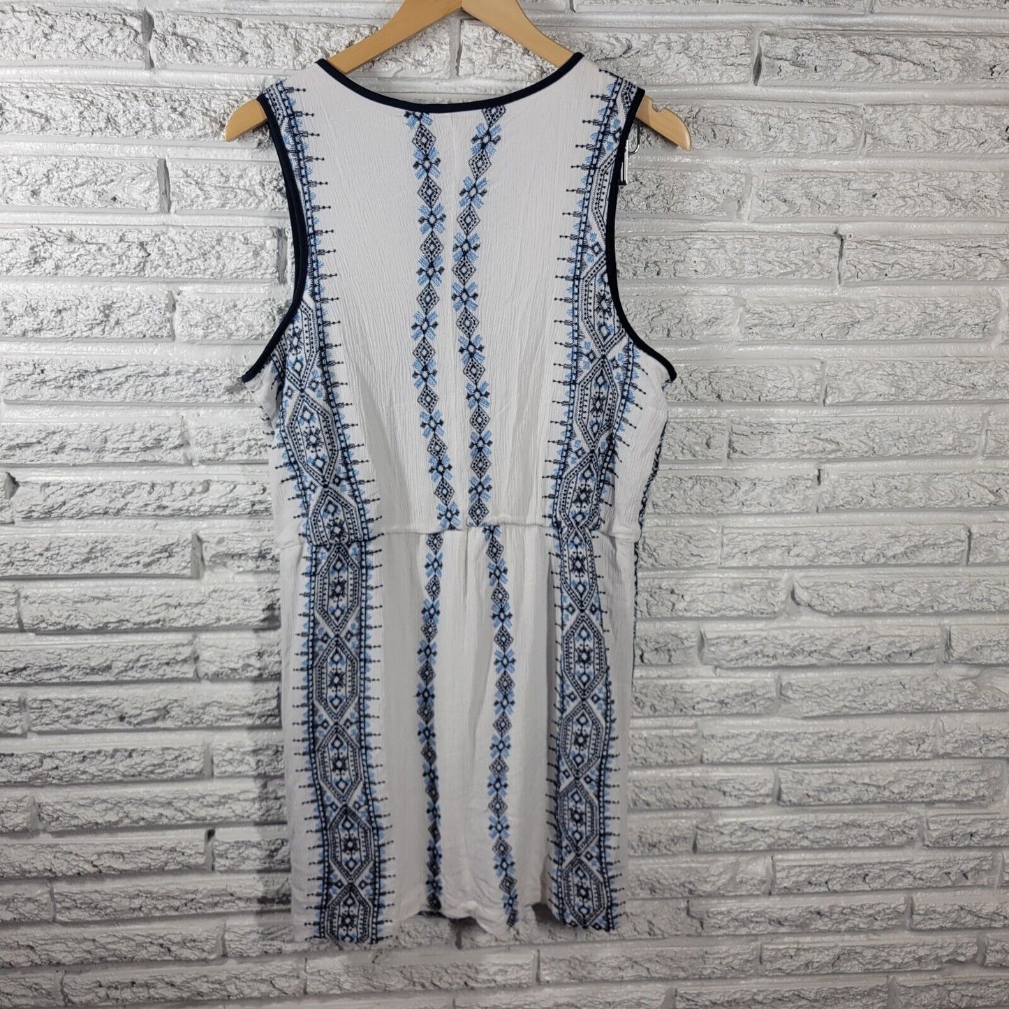 Westport Womens Dress Extra Large XL Sheath Mini Sleeveless Keyhole Embroidered