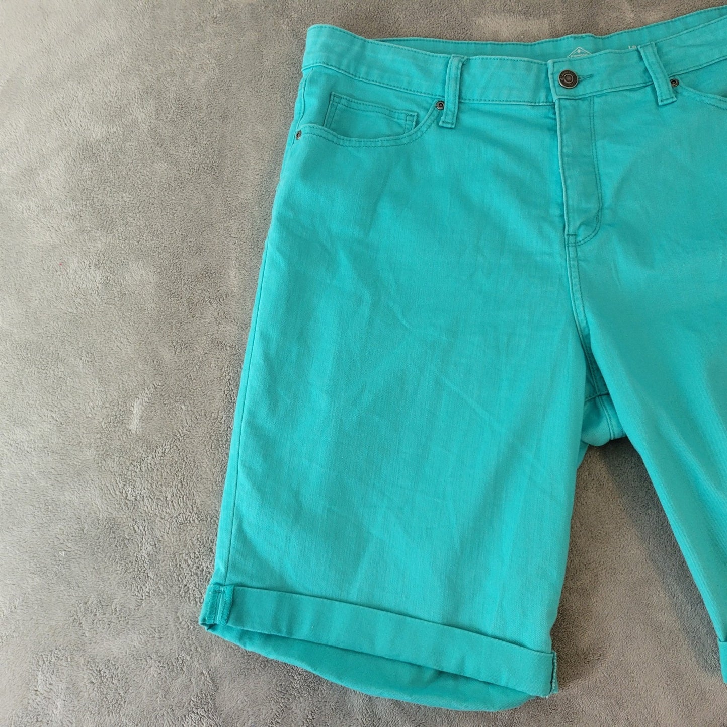 St Johns Bay Women Shorts 18 Plus Bermuda Blue Denim Zip Fly Cotton Blend Cuffed