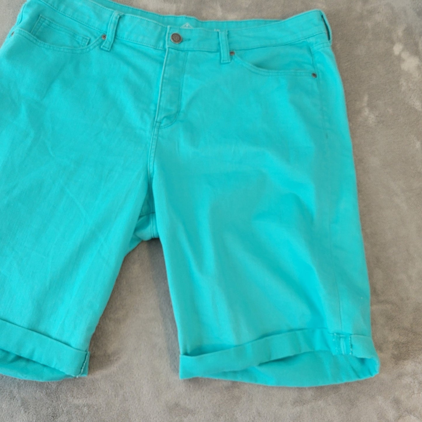 St Johns Bay Women Shorts 18 Plus Bermuda Blue Denim Zip Fly Cotton Blend Cuffed