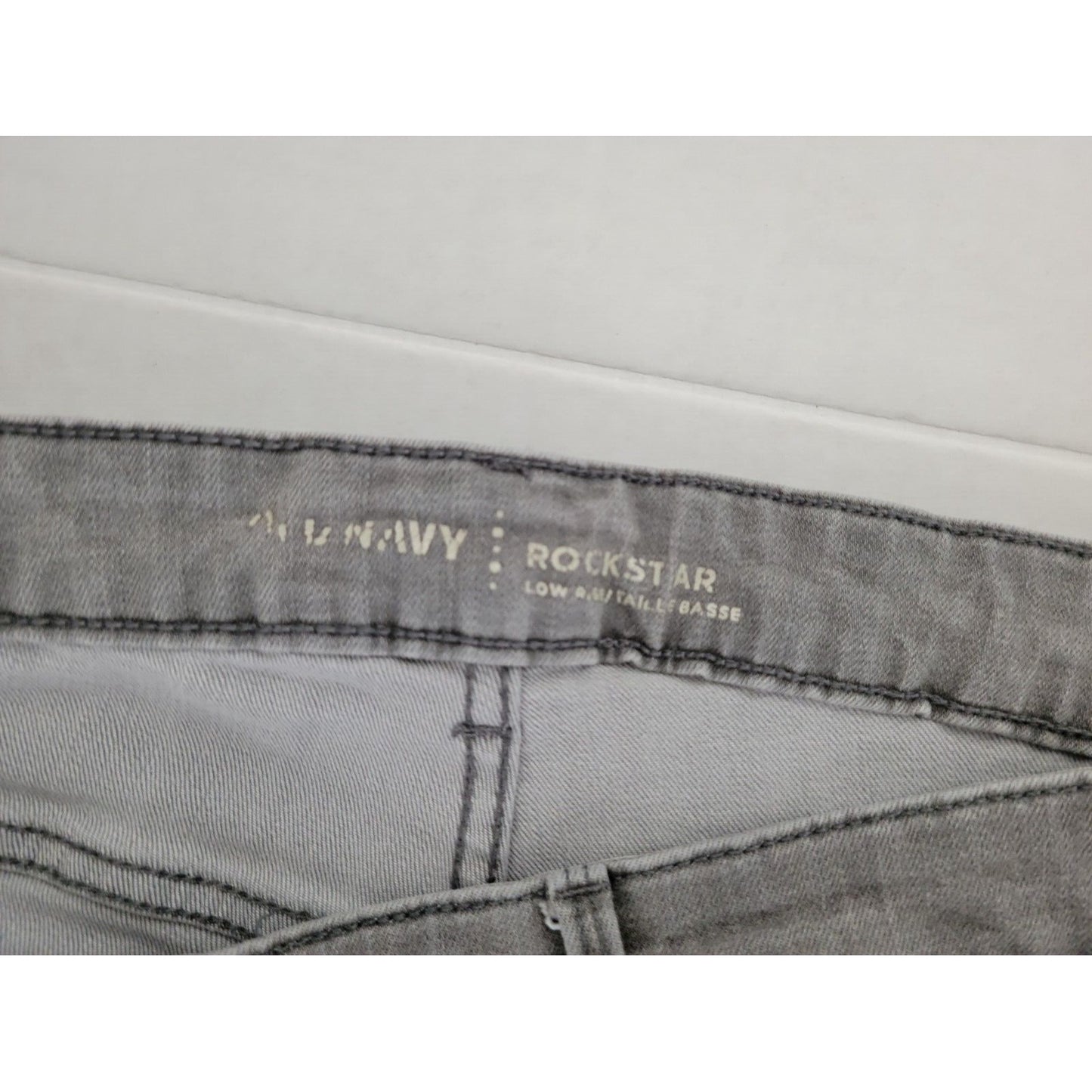 Old Navy Rockstar Women Jeans 18 Plus Regular Skinny Leg Distressed Zip Gray