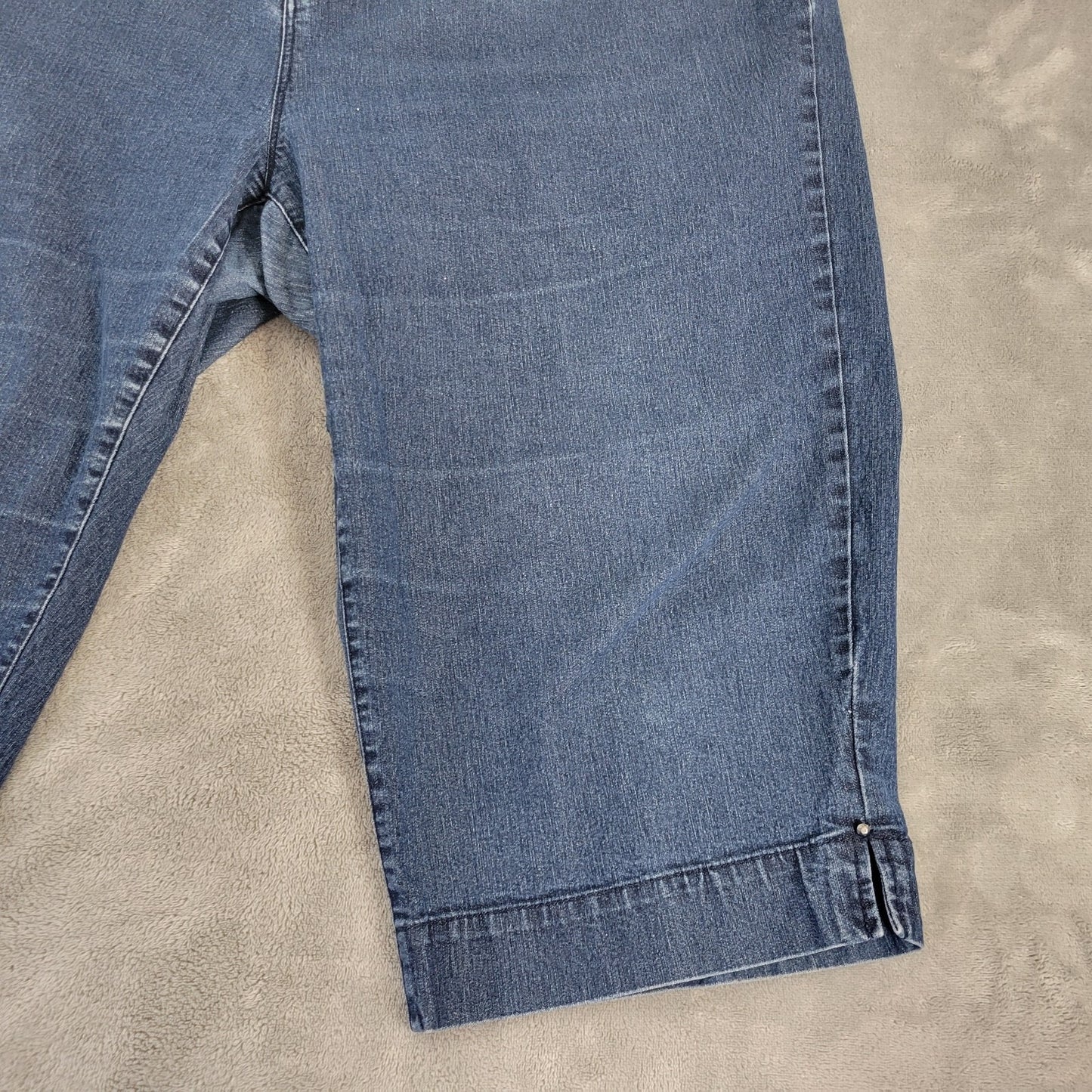 Gloria Vanderbilt Womens Jeans 22W Plus Capri Dark Blue Denim Zip Fly Studded