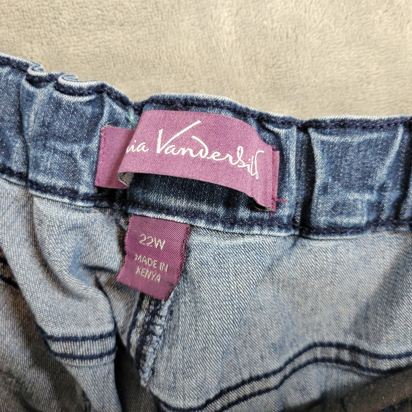 Gloria Vanderbilt Womens Jeans 22W Plus Capri Dark Blue Denim Zip Fly Studded