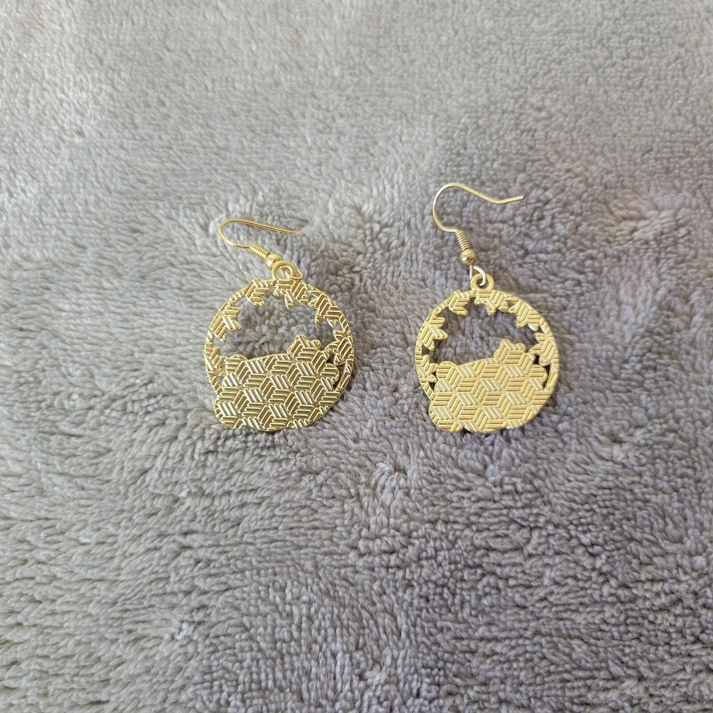 Panda Bear No. 3 Mom Baby Earrings One Pair Gold Tone Hanging Dangle Fish Hook