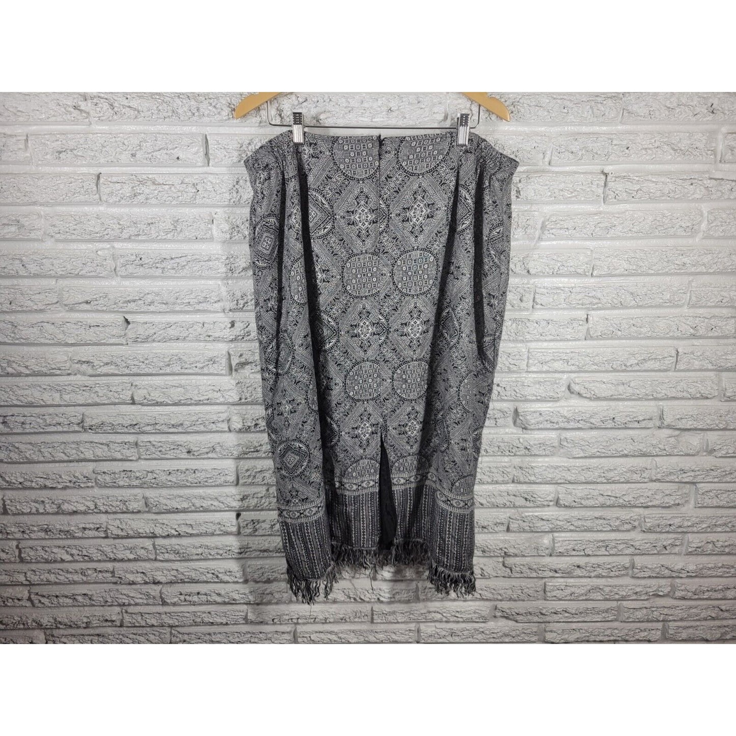 Dress Barn Womens Skirt 20 Plus Midi Pencil Straight Black Geometric Fringe