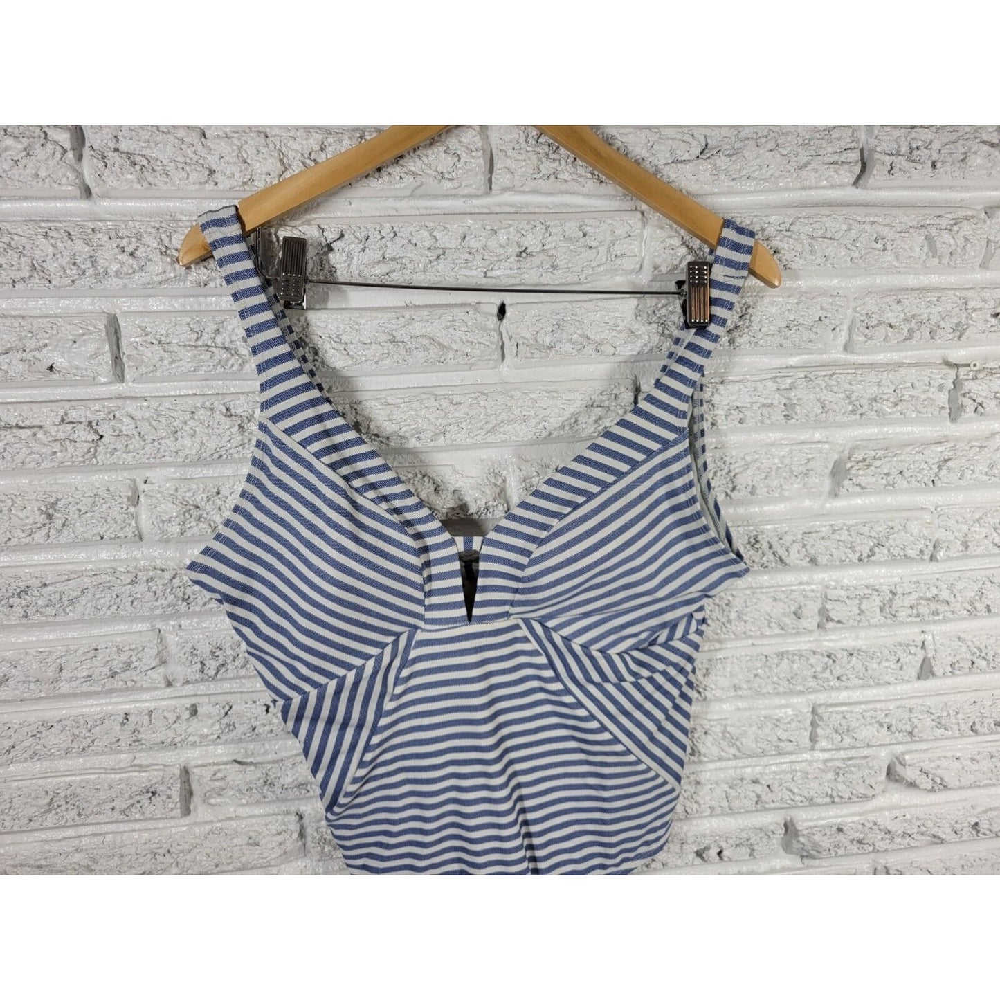 Time Tru Womens Swimsuit 1X One Piece Blue Stripe Plunge Bra Lined Wide Strap