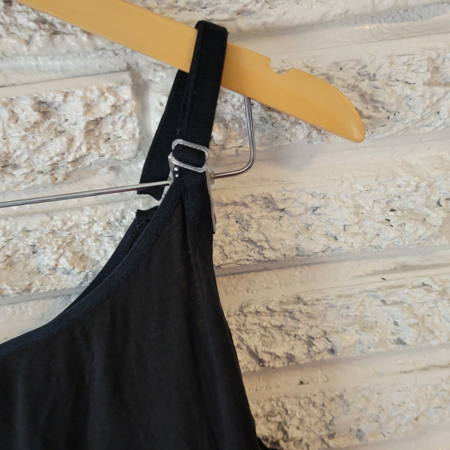 Daisy Fuentes Women Top 2X Camisole Favorite Slimming Black Adjustable Spaghetti