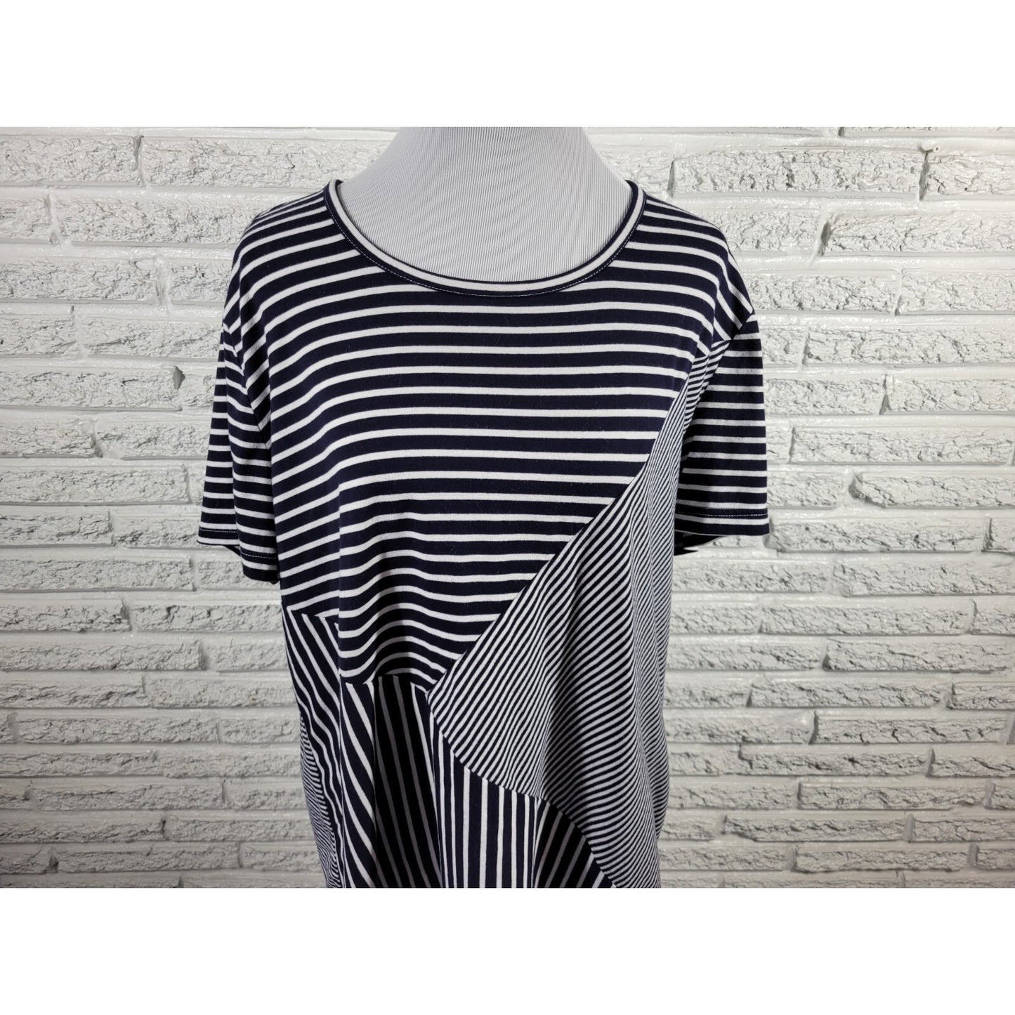 Sag Harbor Womens Top 2X Plus Tee Short Sleeve Blue Stripe Tied Hem Casual