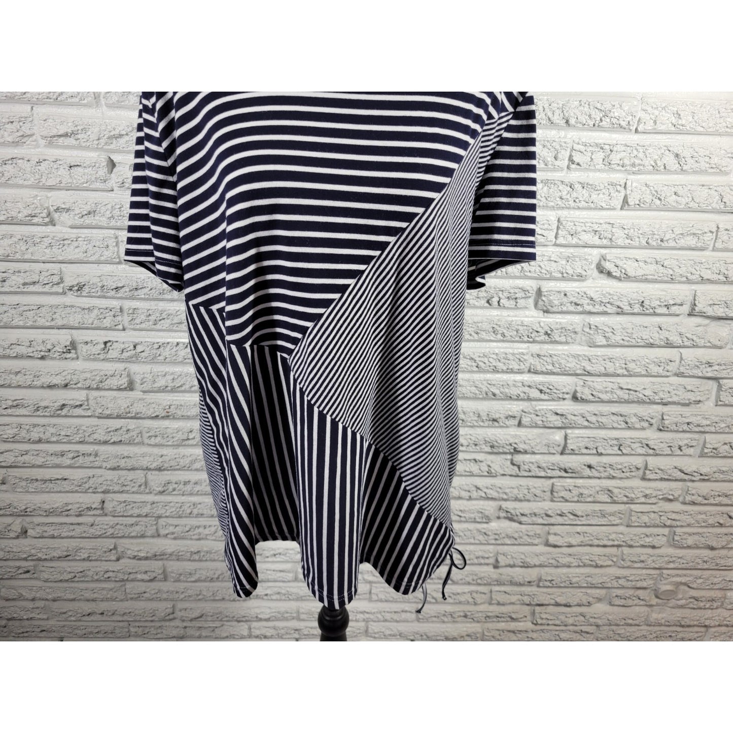 Sag Harbor Womens Top 2X Plus Tee Short Sleeve Blue Stripe Tied Hem Casual