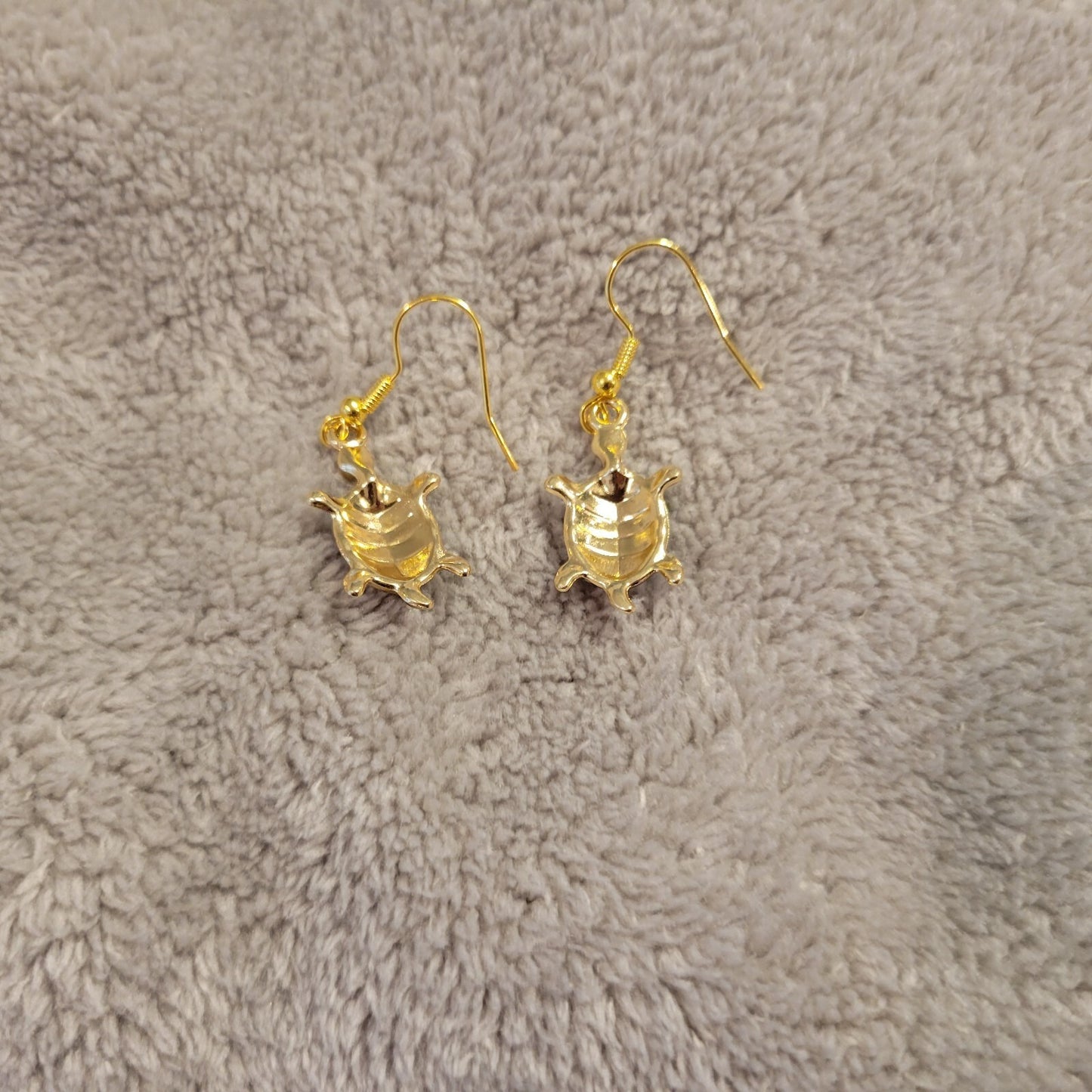 Turtle #1 Womens Earrings One Pair Zinc Alloy Blue Pink Hanging Dangle Gold Tone