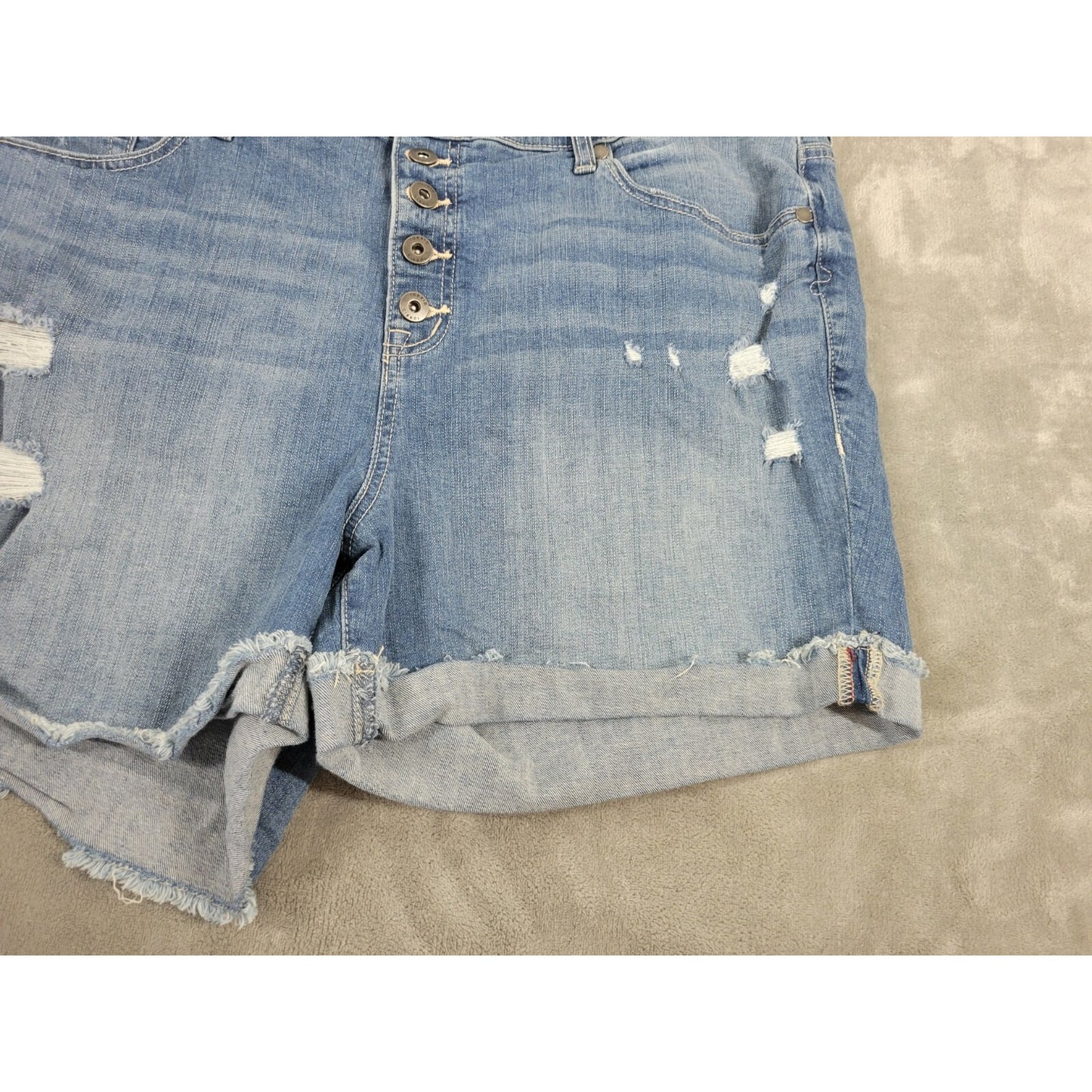 Torrid Womens Shorts 20 Plus Medium Blue Denim Distressed Frayed Cuff Button Fly