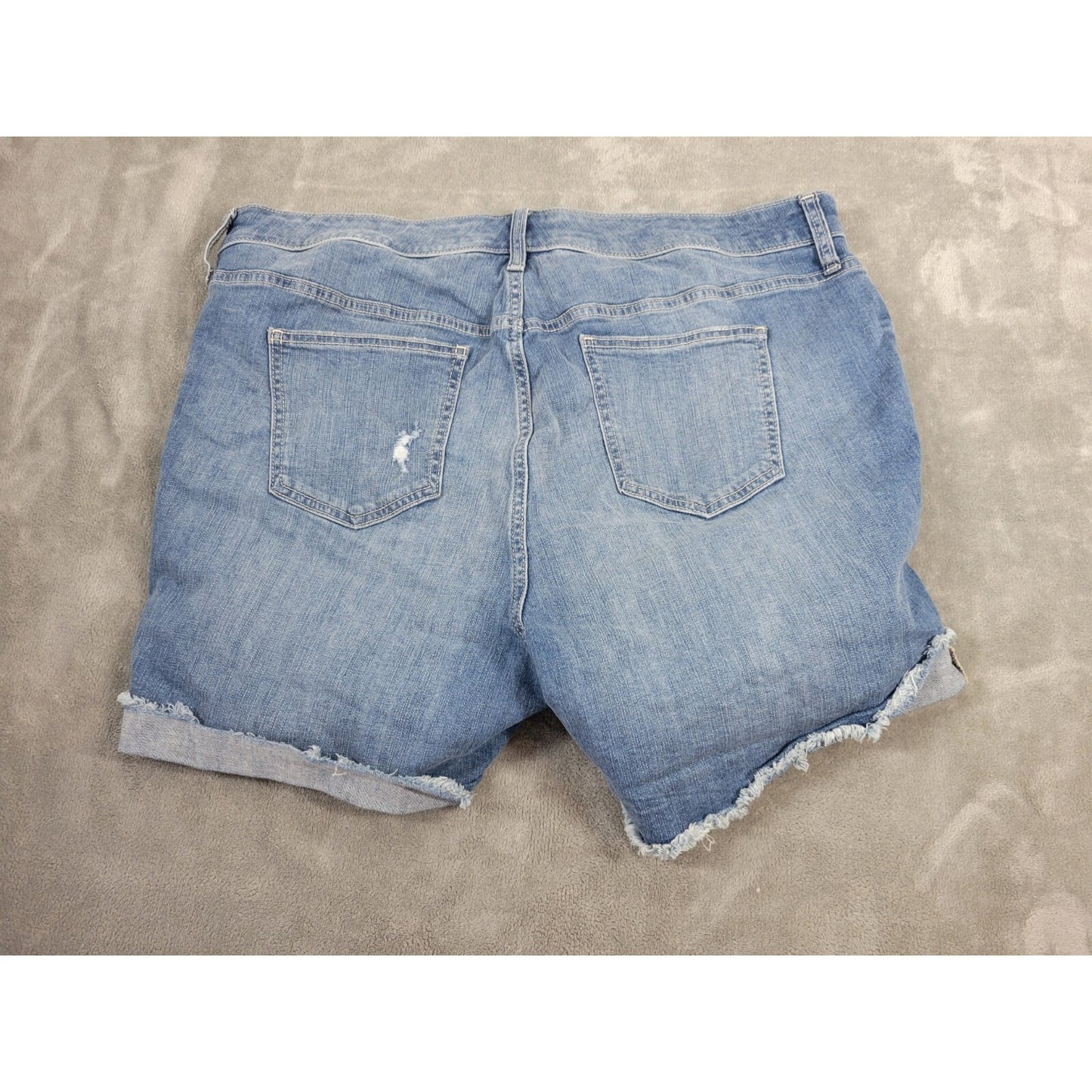 Torrid Womens Shorts 20 Plus Medium Blue Denim Distressed Frayed Cuff Button Fly