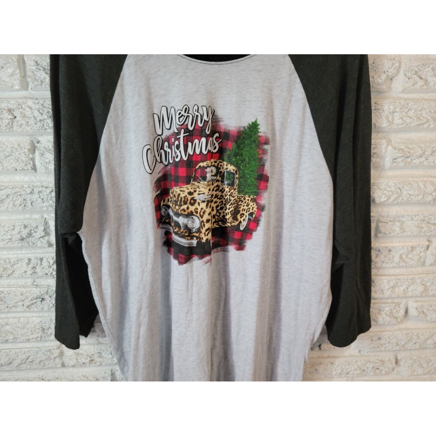 Christmas Unisex Adult Shirt XXL Tee Raglan Sleeve Pickup Truck Poly Blend Crew