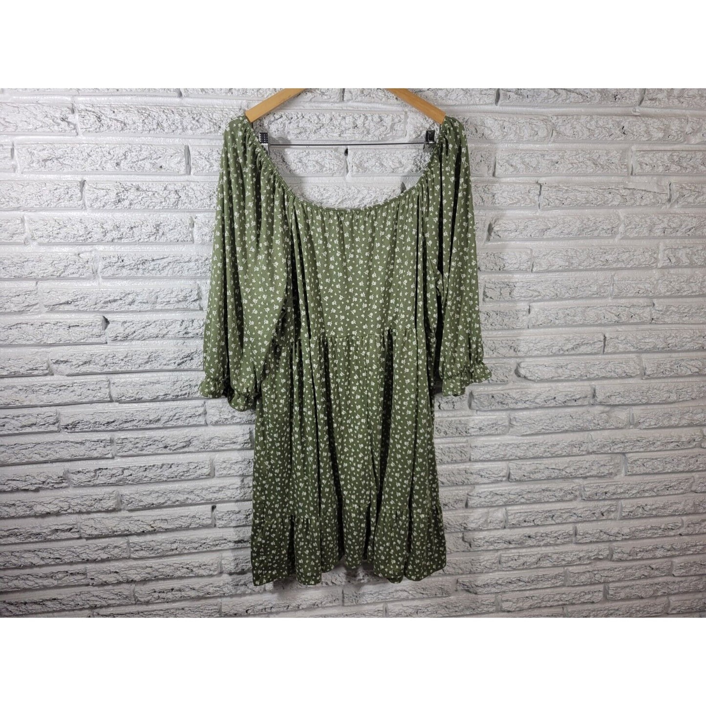 Vibe Sportswear Women Dress 3X Plus Sheath Fitted 3/4 Sleeve Green Floral Ruffle