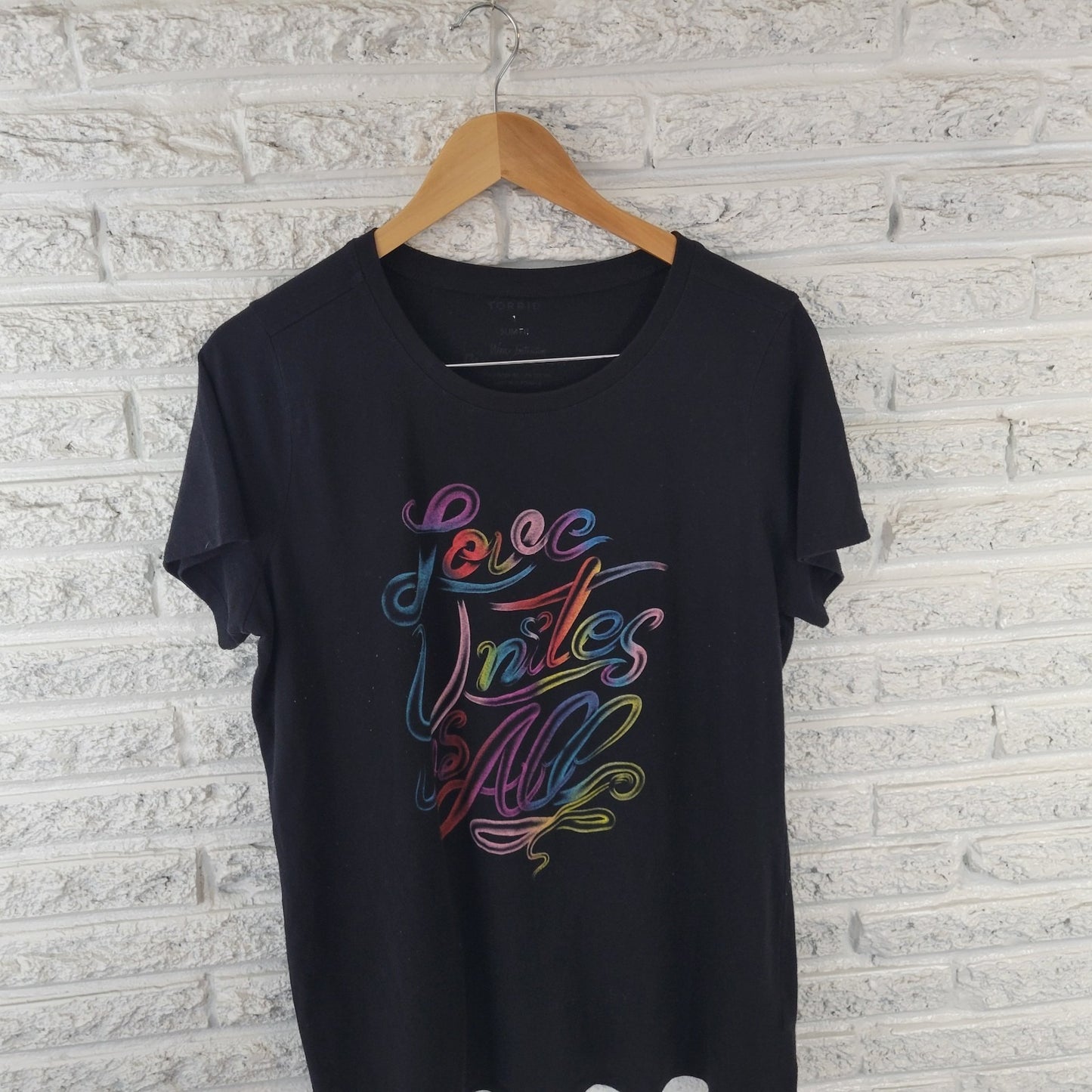 Torrid Womens Top 1 1X Plus Tee Short Sleeve Black Love Unites Us All Slim