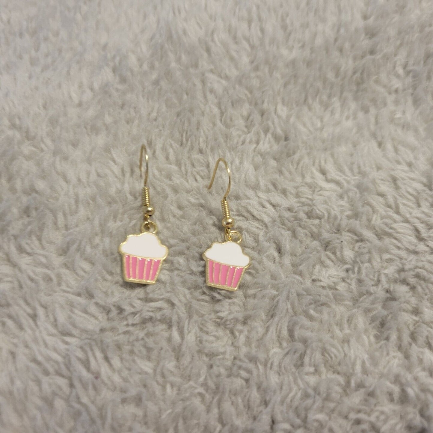 Cupcakes Earrings One Pair Gold Tone Pink Fish Hook Dangle Hanging Novelty