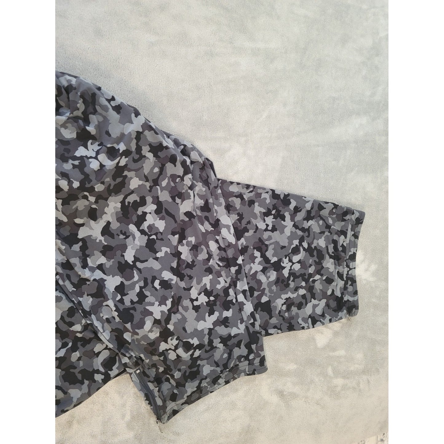 Susan Graver Womens Pants 5XP Plus Zip Hems Knit Black Camo Poly Blend Comfy