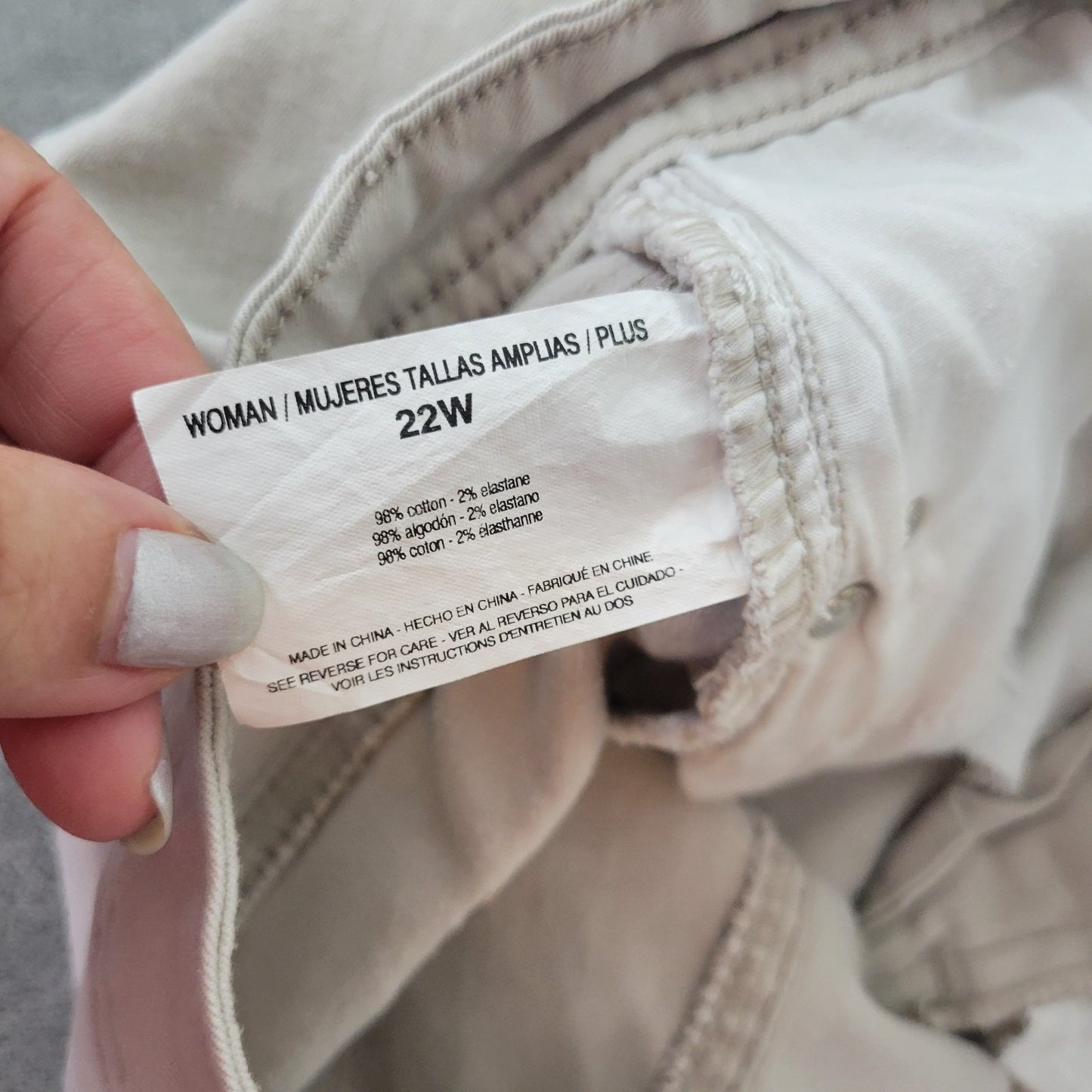 Bandolino Mandie Womens Jeans 22W Plus Capri Beige Denim Zip Fly Cotton Blend