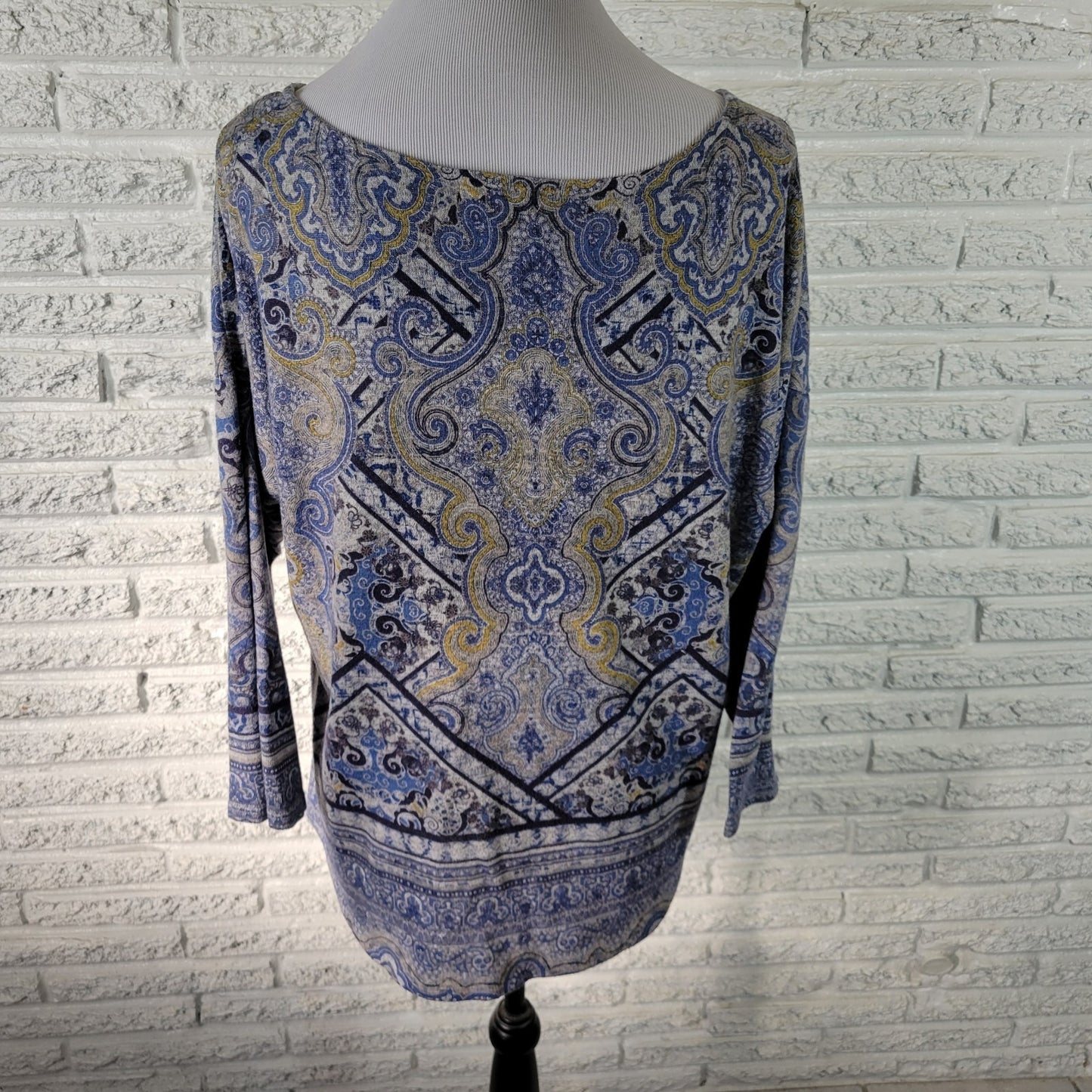 One World Live Let Live XL Top Black Geometric Studded 3/4 Sleeve Pullover