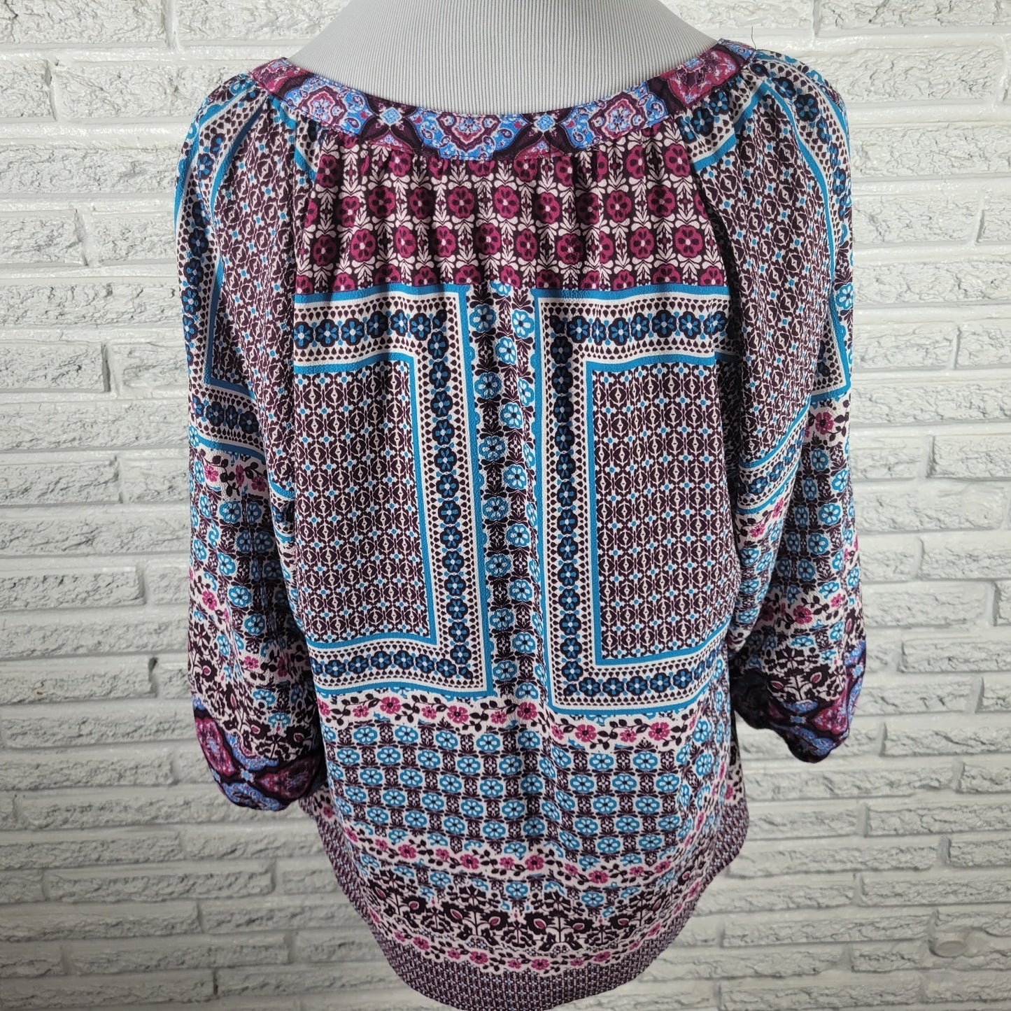 Valerie Stevens Women's XL Top Purple Blue Geometric V-Neck 1/4 Button