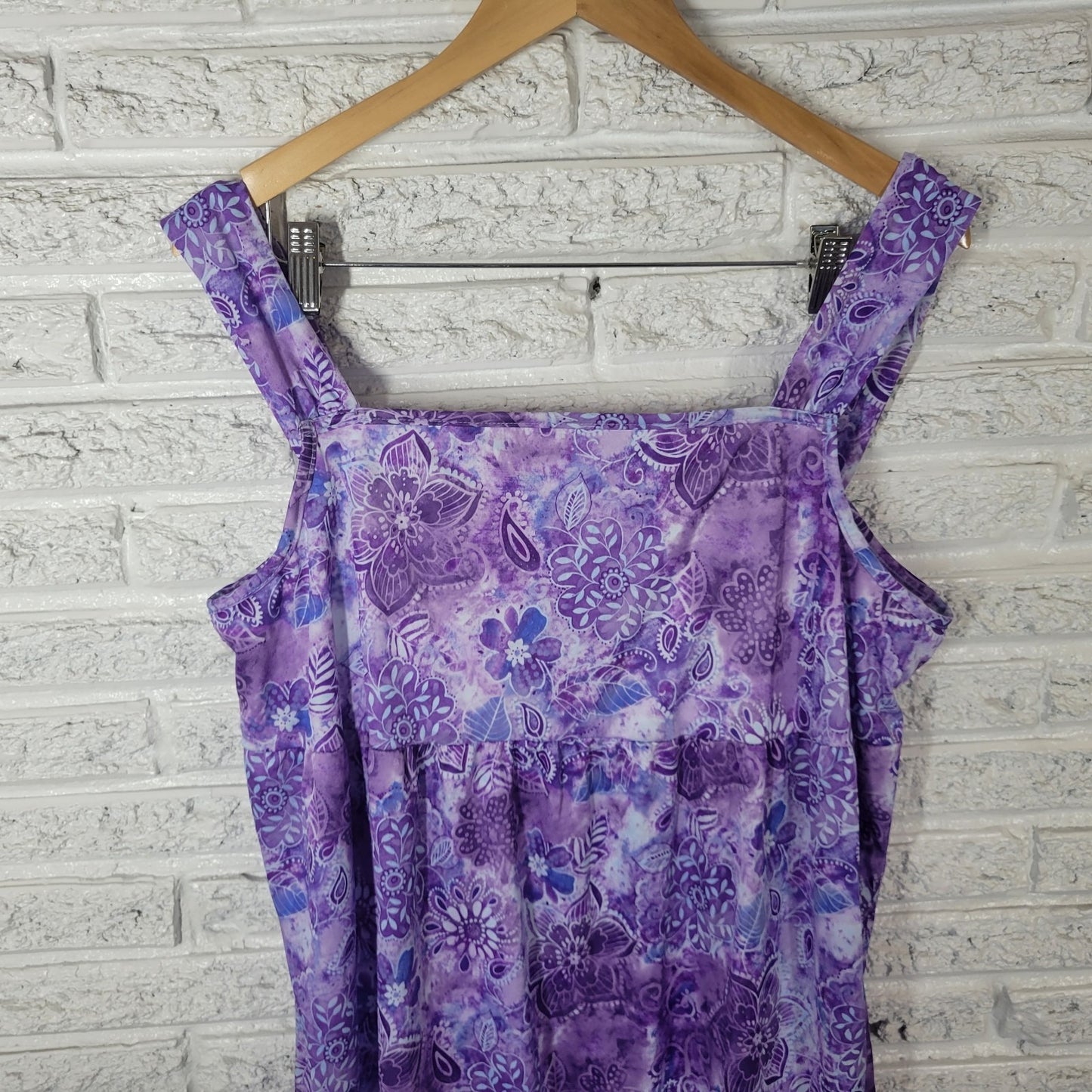 CW Classics Womens Top 2X Plus Swing Wide Strap Purple Floral Casual Lightweight
