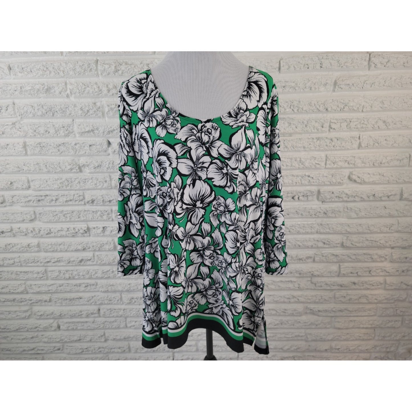 Slinky Brand Women Top 1XP Plus Petite Tunic 3/4 Sleeve Green Floral Pullover