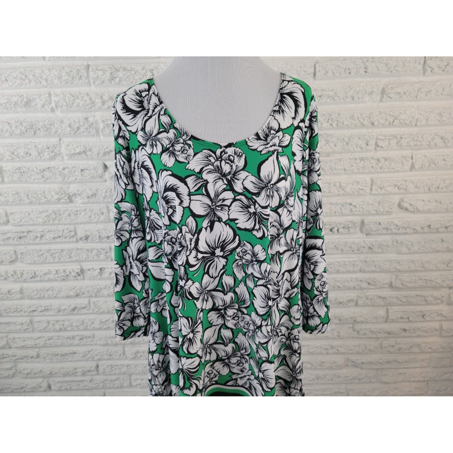 Slinky Brand Women Top 1XP Plus Petite Tunic 3/4 Sleeve Green Floral Pullover