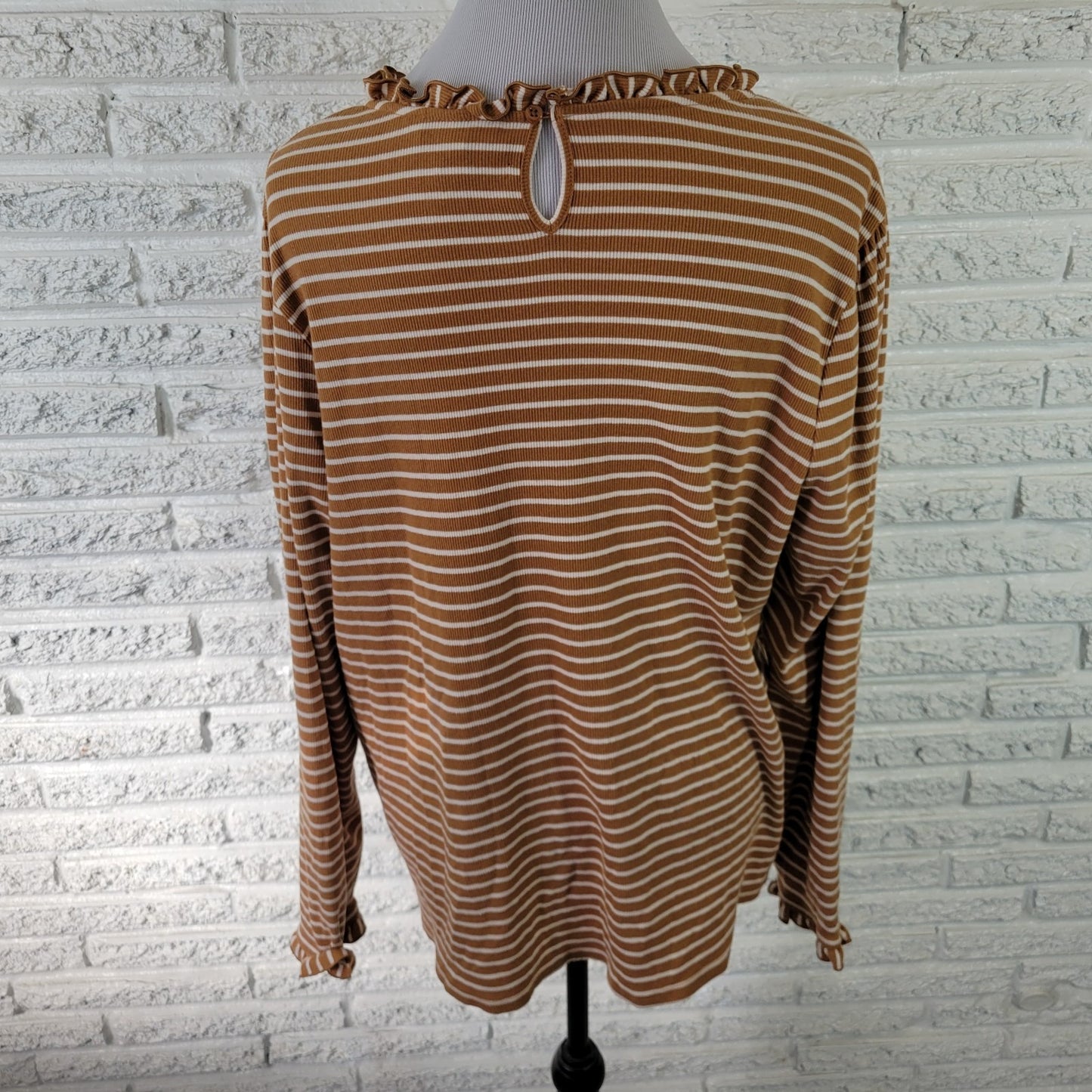 Croft Barrow Womens Top 2X Plus Tan Stripe Frilly Neck Back Keyhole Knit Casual