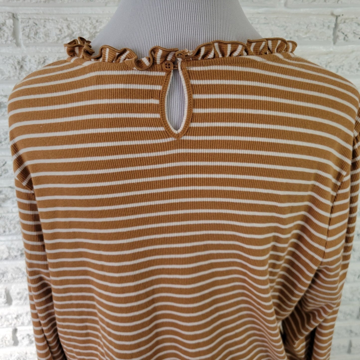 Croft Barrow Womens Top 2X Plus Tan Stripe Frilly Neck Back Keyhole Knit Casual