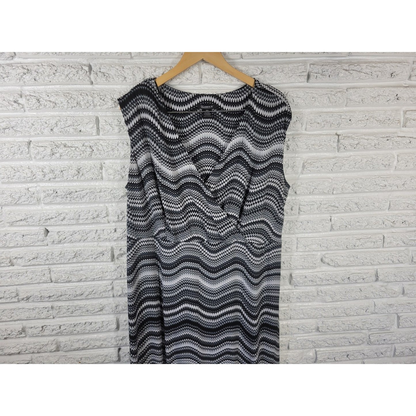 Glamour Women's Dress 18W Plus Size Black Geometric Sheath Sleeveless Ruffle