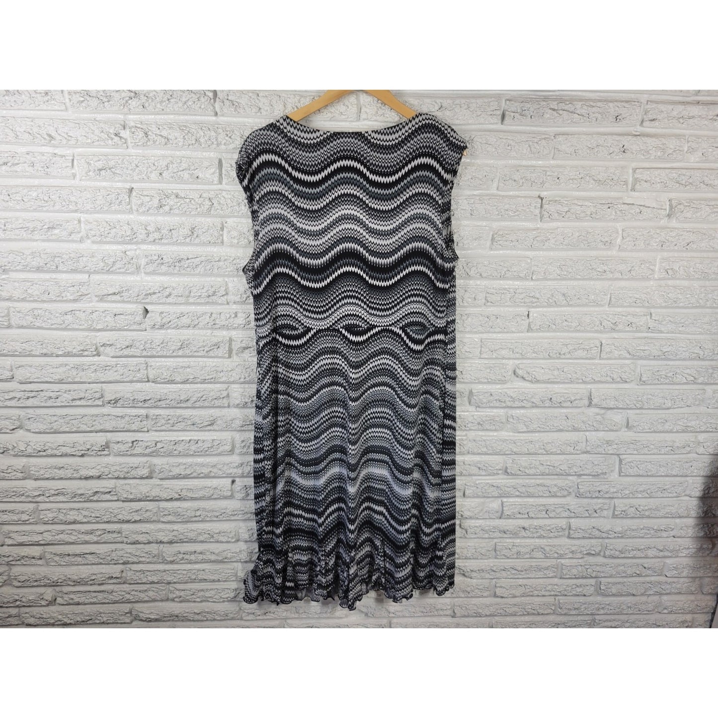 Glamour Women's Dress 18W Plus Size Black Geometric Sheath Sleeveless Ruffle