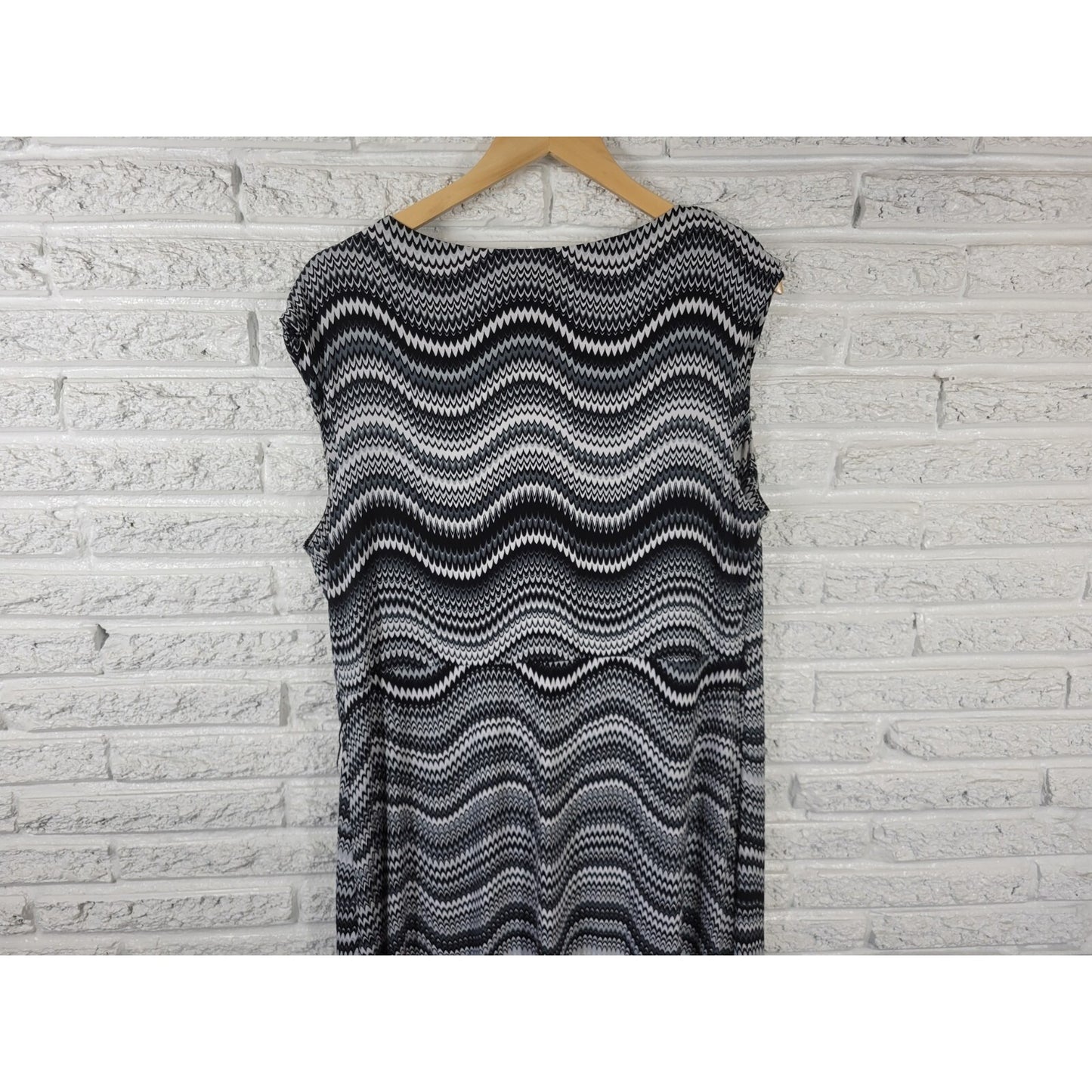 Glamour Women's Dress 18W Plus Size Black Geometric Sheath Sleeveless Ruffle