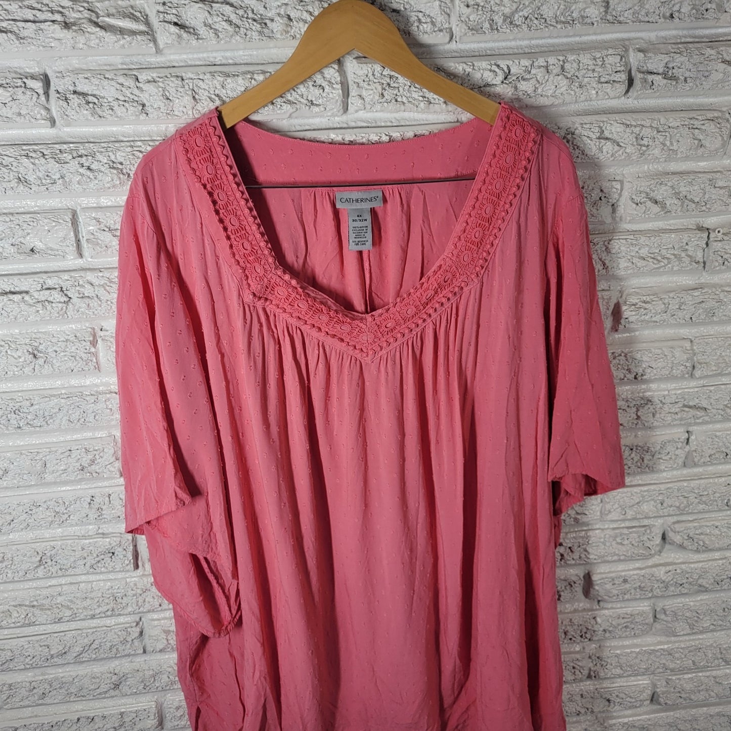 Catherines Womens Top 4X Plus Bell Sleeve Pink Swiss Dot Crochet Ric Rac Rayon