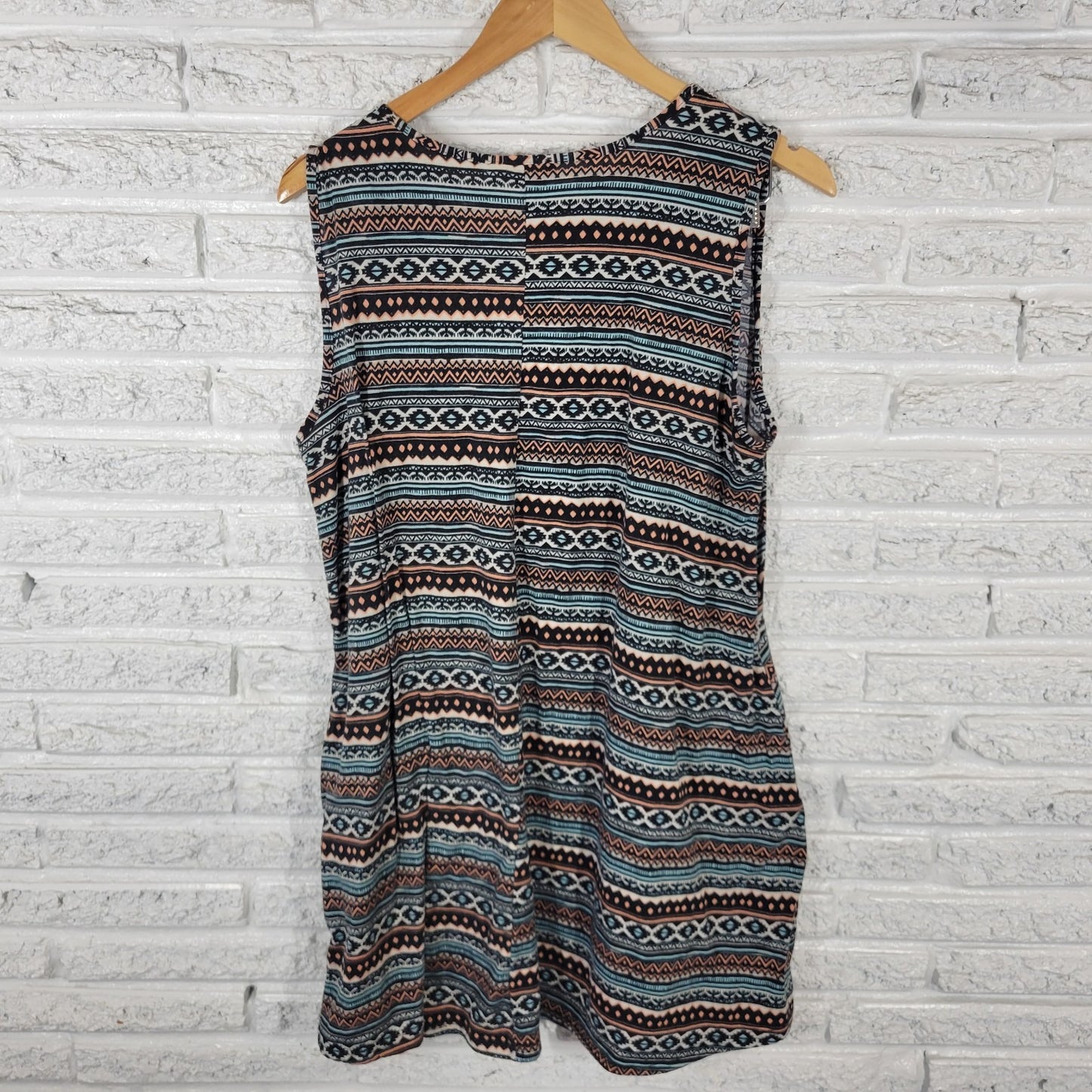 Bobbie Brooks Women Top 1X Plus Tunic Black Geometric Pockets Lattice Neck Comfy