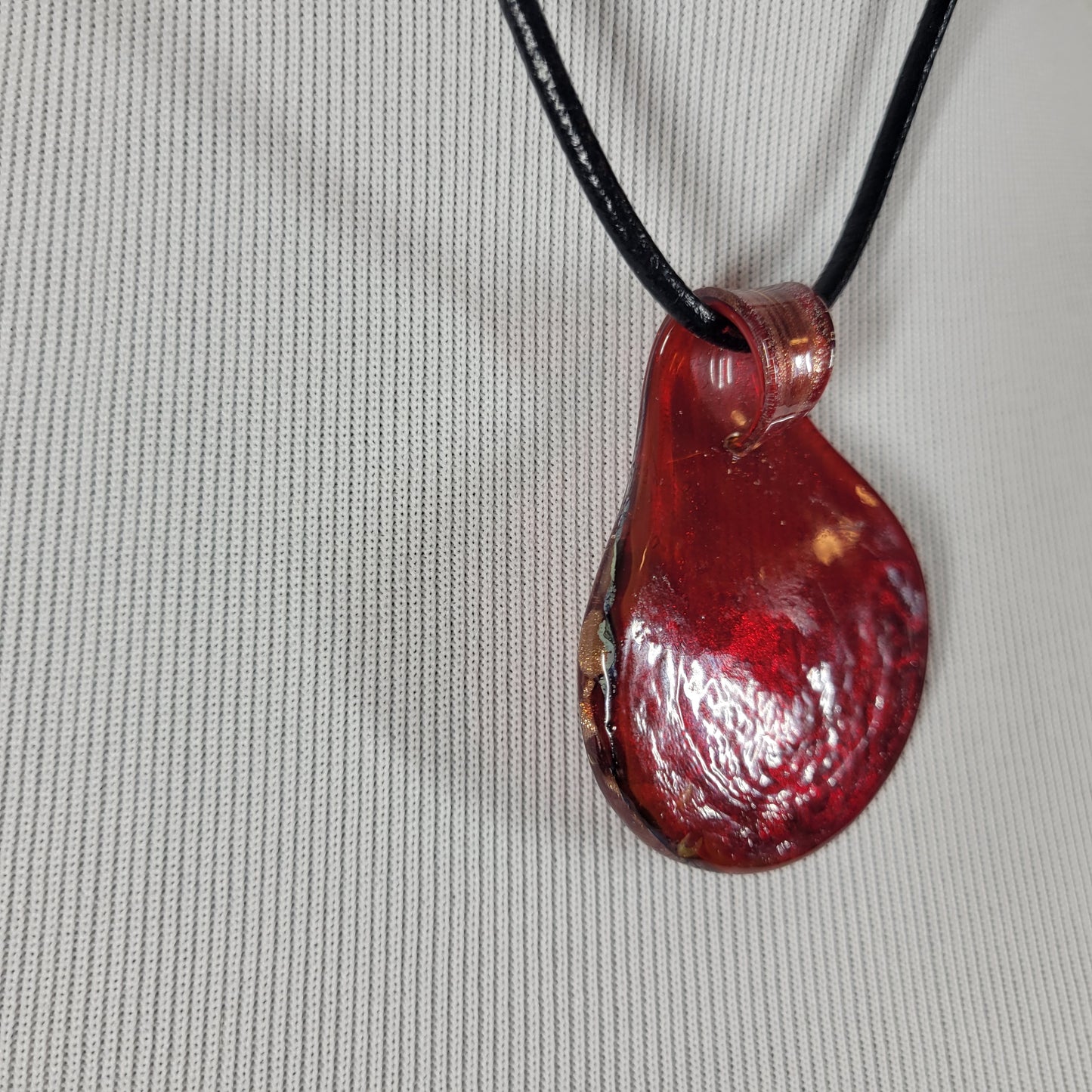 Murano Glass Pendant Necklace Red Gold Foil Aventurine Swirl Teardrop Cord N21E