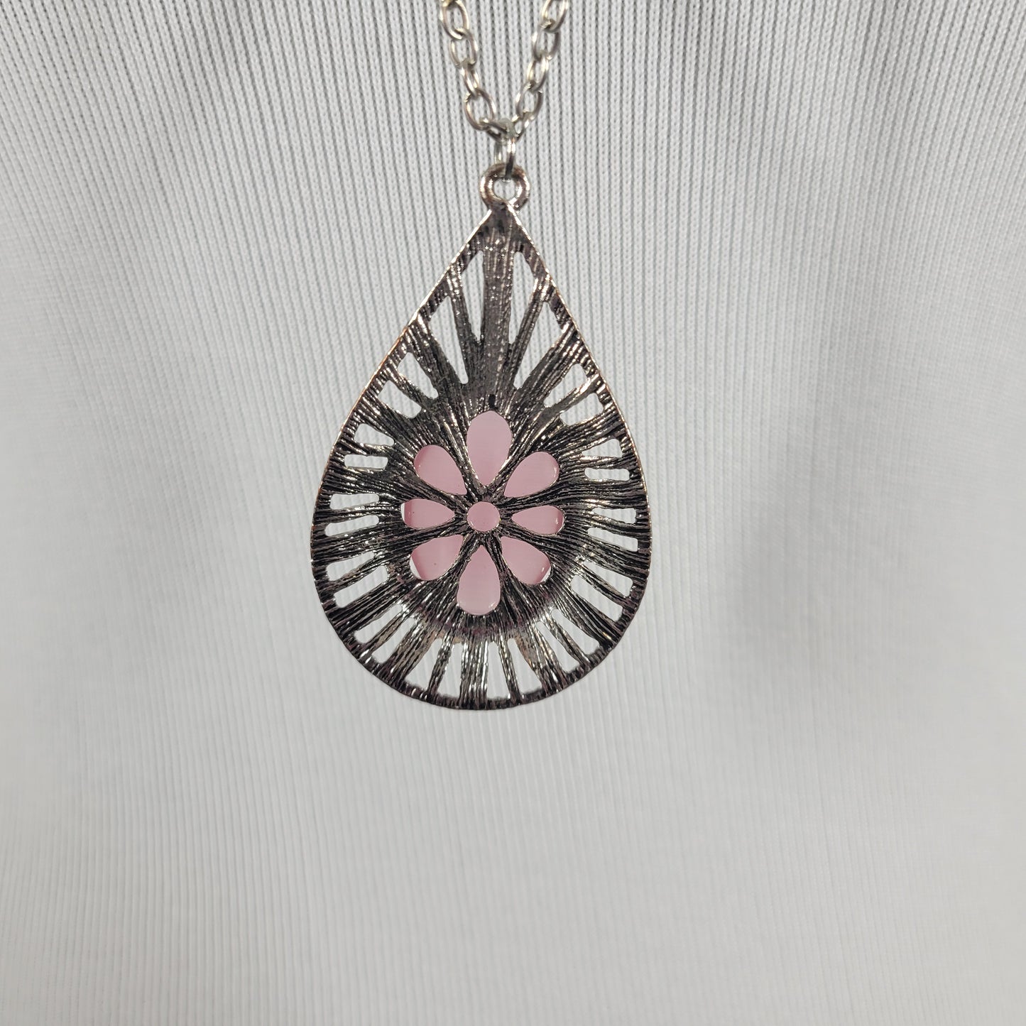 Vintage Pink Cats Eye Teardrop Pendant Necklace Silver Tone Boho Statement N27E