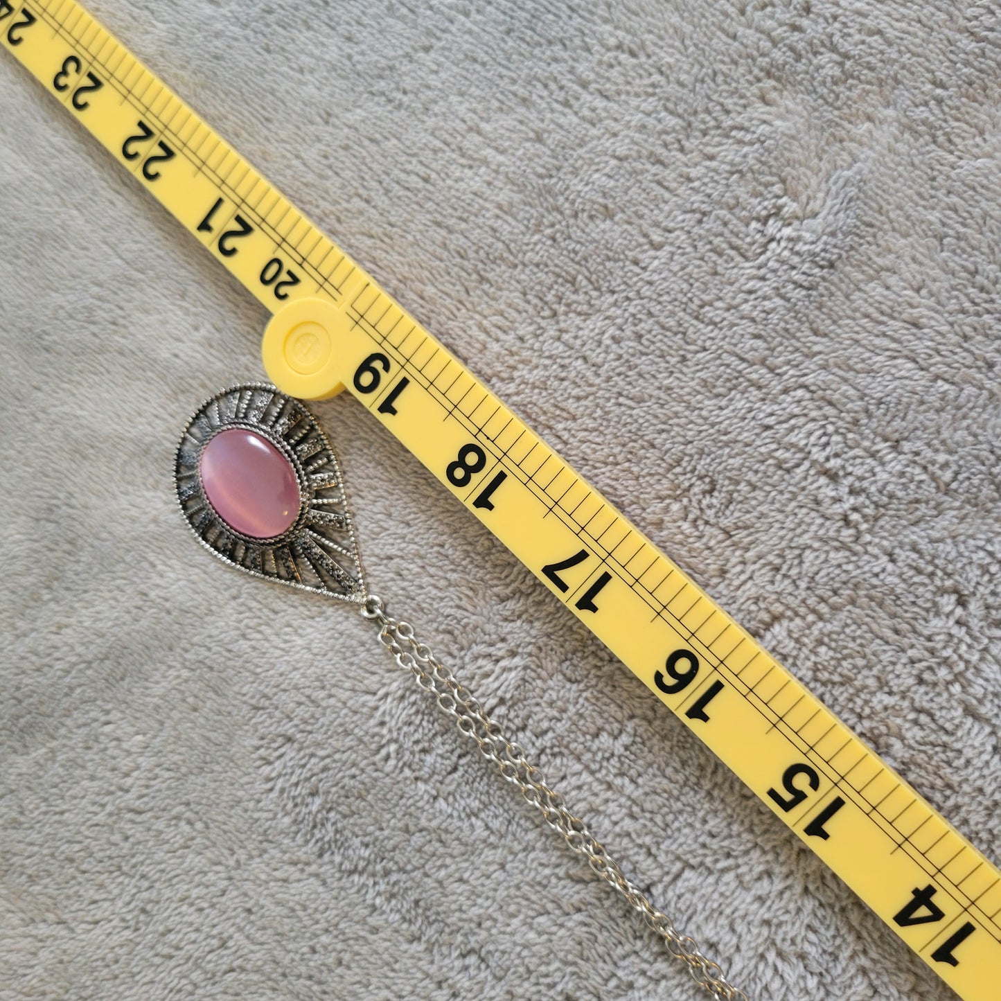 Vintage Pink Cats Eye Teardrop Pendant Necklace Silver Tone Boho Statement N27E