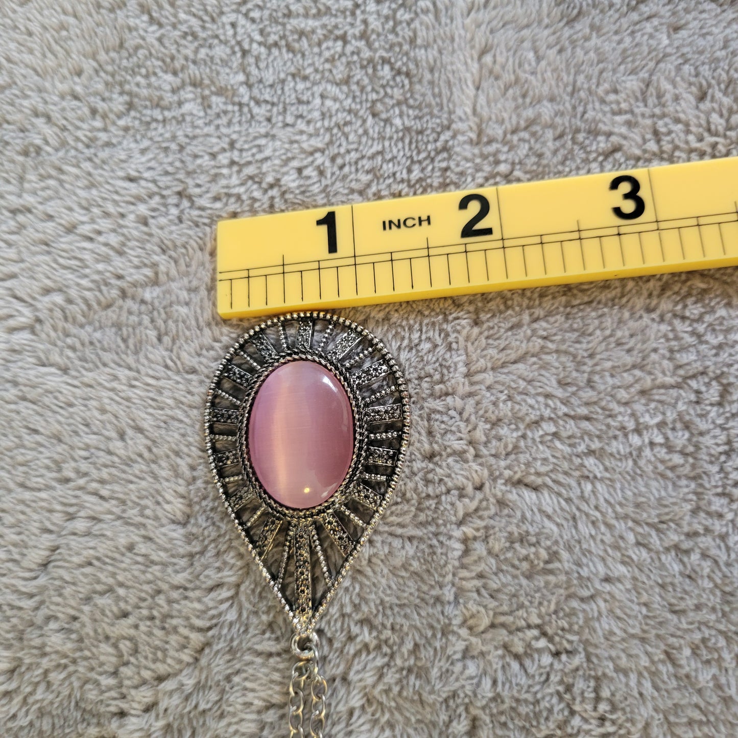 Vintage Pink Cats Eye Teardrop Pendant Necklace Silver Tone Boho Statement N27E