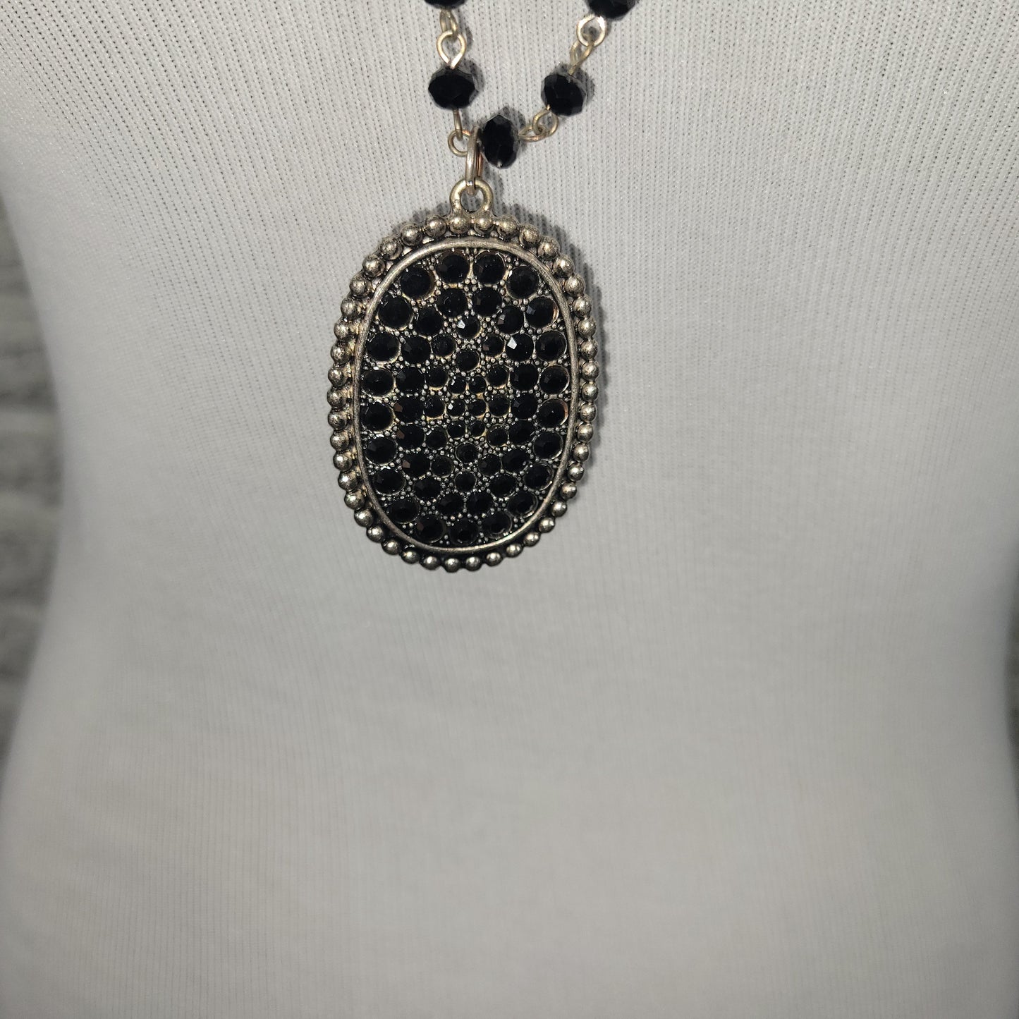 Vintage Black Crystal Beaded Statement Necklace Oval Rhinestone Pendant N28E