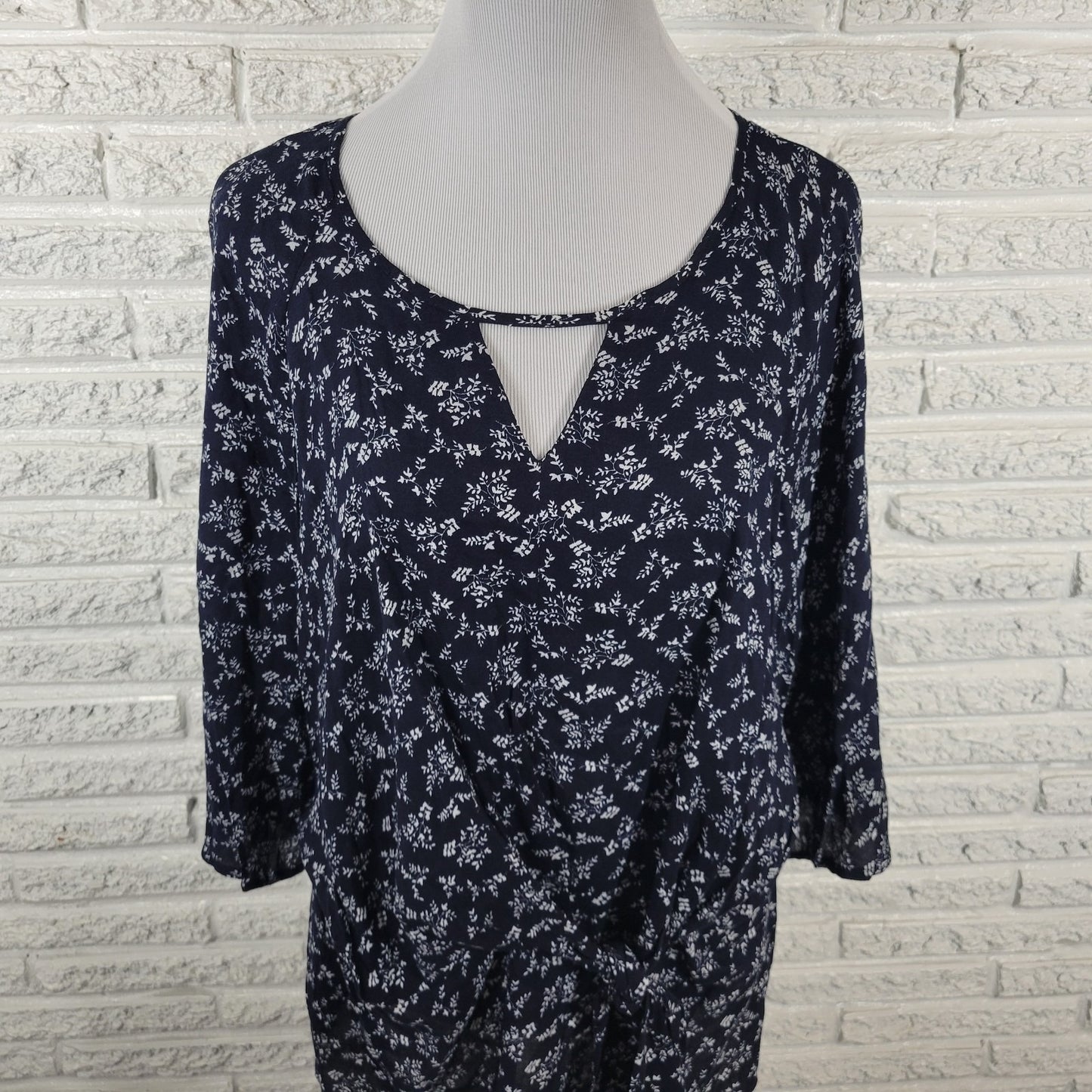 Skies Are Blue Womens Top 1X Plus 3/4 Sleeve Rayon Blue Floral Sash Keyhole