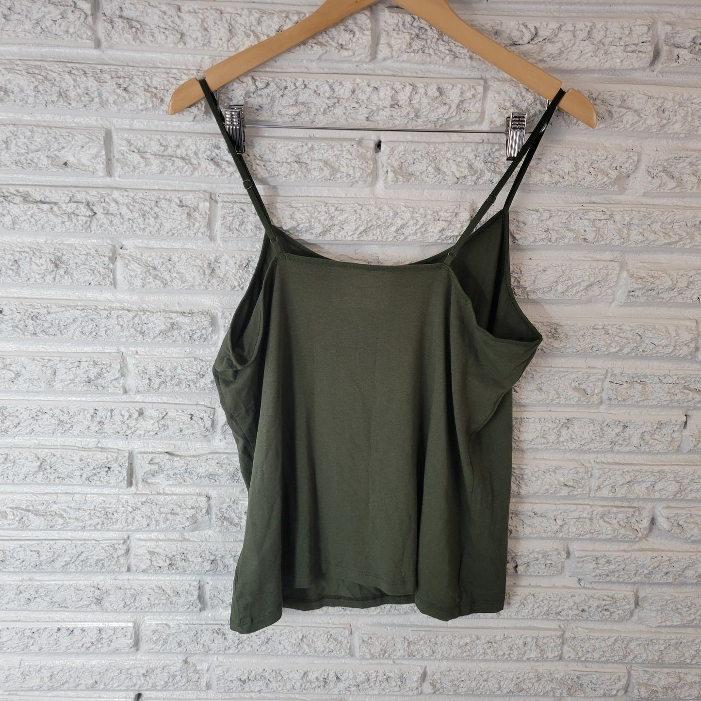 Time Tru Womens Top Extra Large XL Camisole Green Adjustable Spaghetti Strap