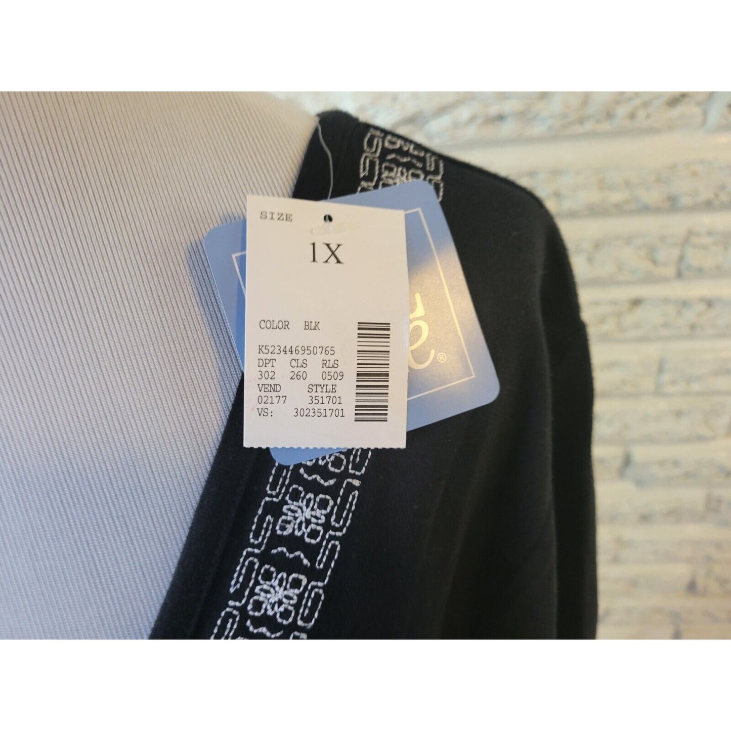 Liz & Me Womens Top 1X Plus Short Sleeve Embroidered Black Casual Stretch Basic