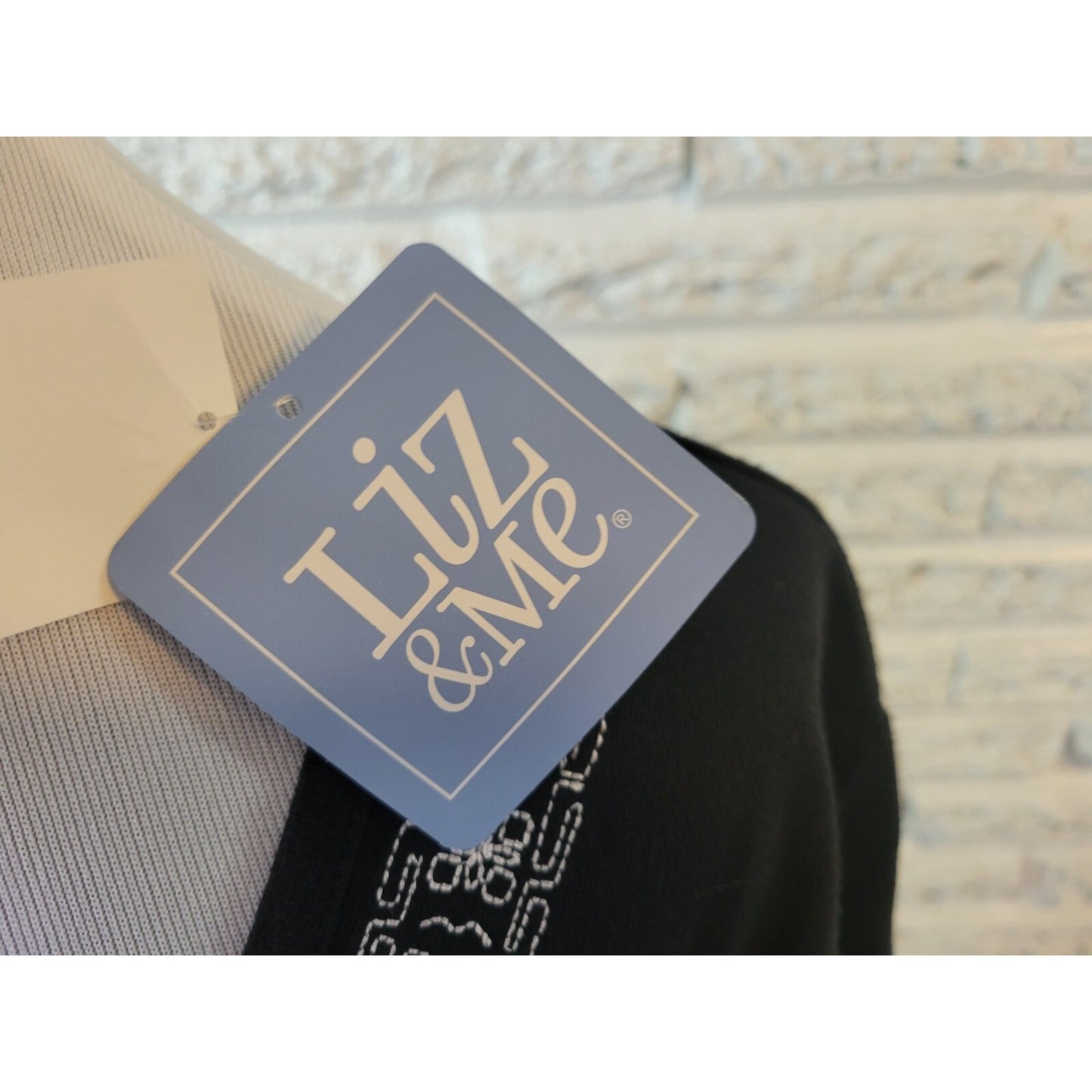 Liz & Me Womens Top 1X Plus Short Sleeve Embroidered Black Casual Stretch Basic