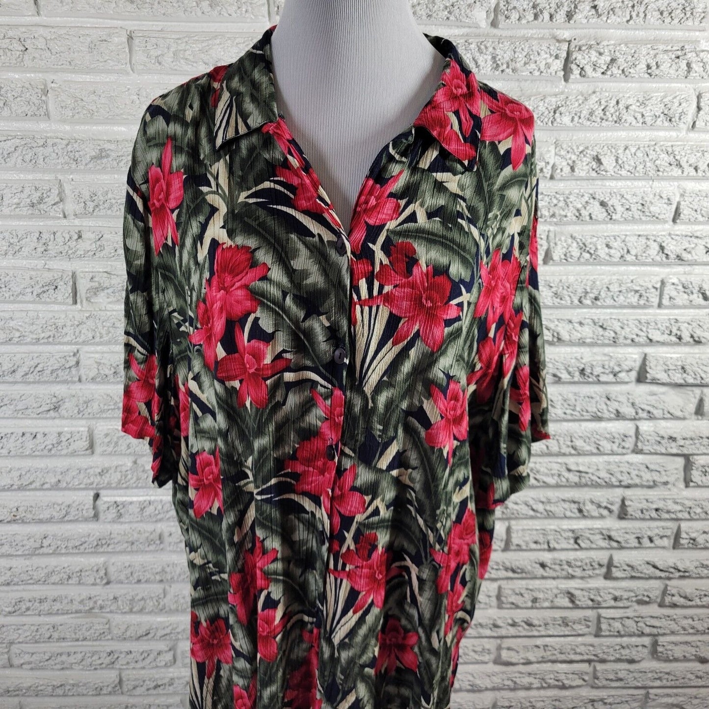 Dress Barn Womens Top 22 24 Plus Short Sleeve Red Green Floral Rayon Button Up
