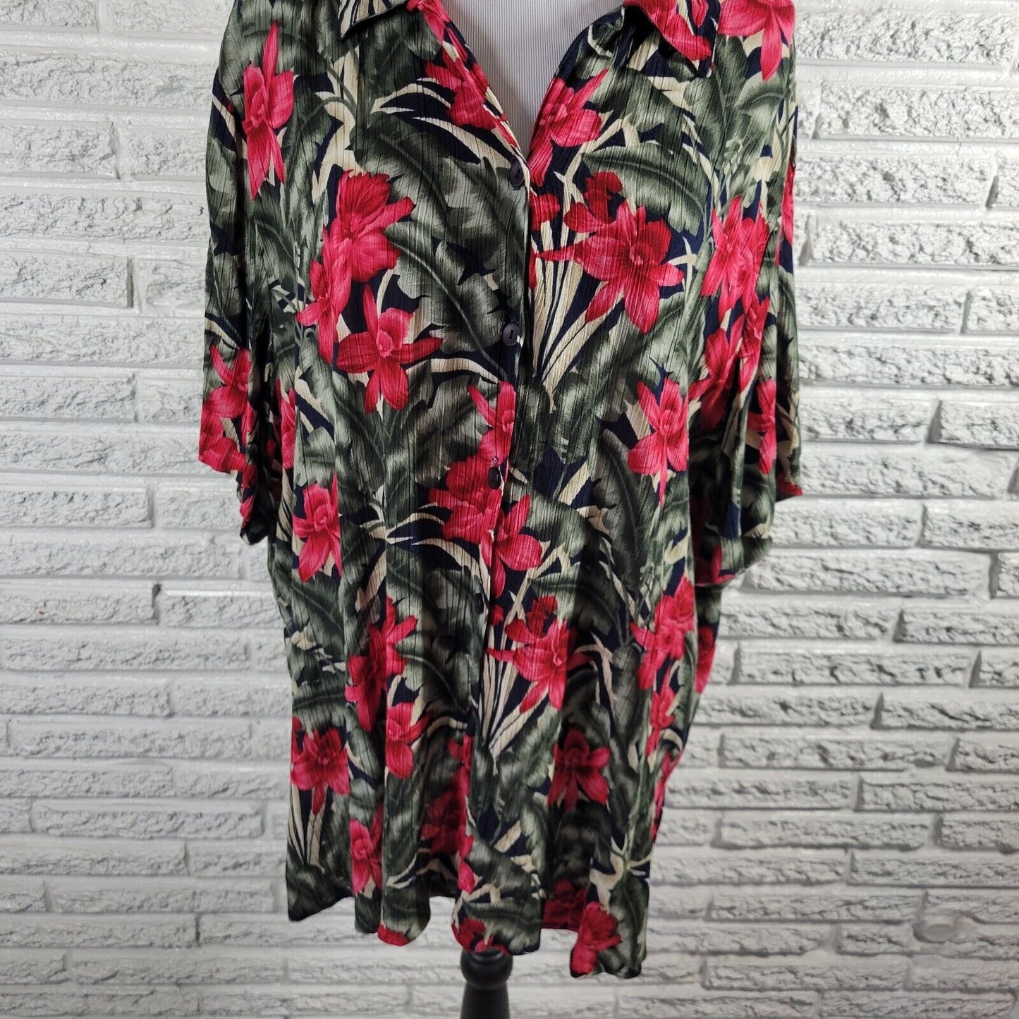 Dress Barn Womens Top 22 24 Plus Short Sleeve Red Green Floral Rayon Button Up
