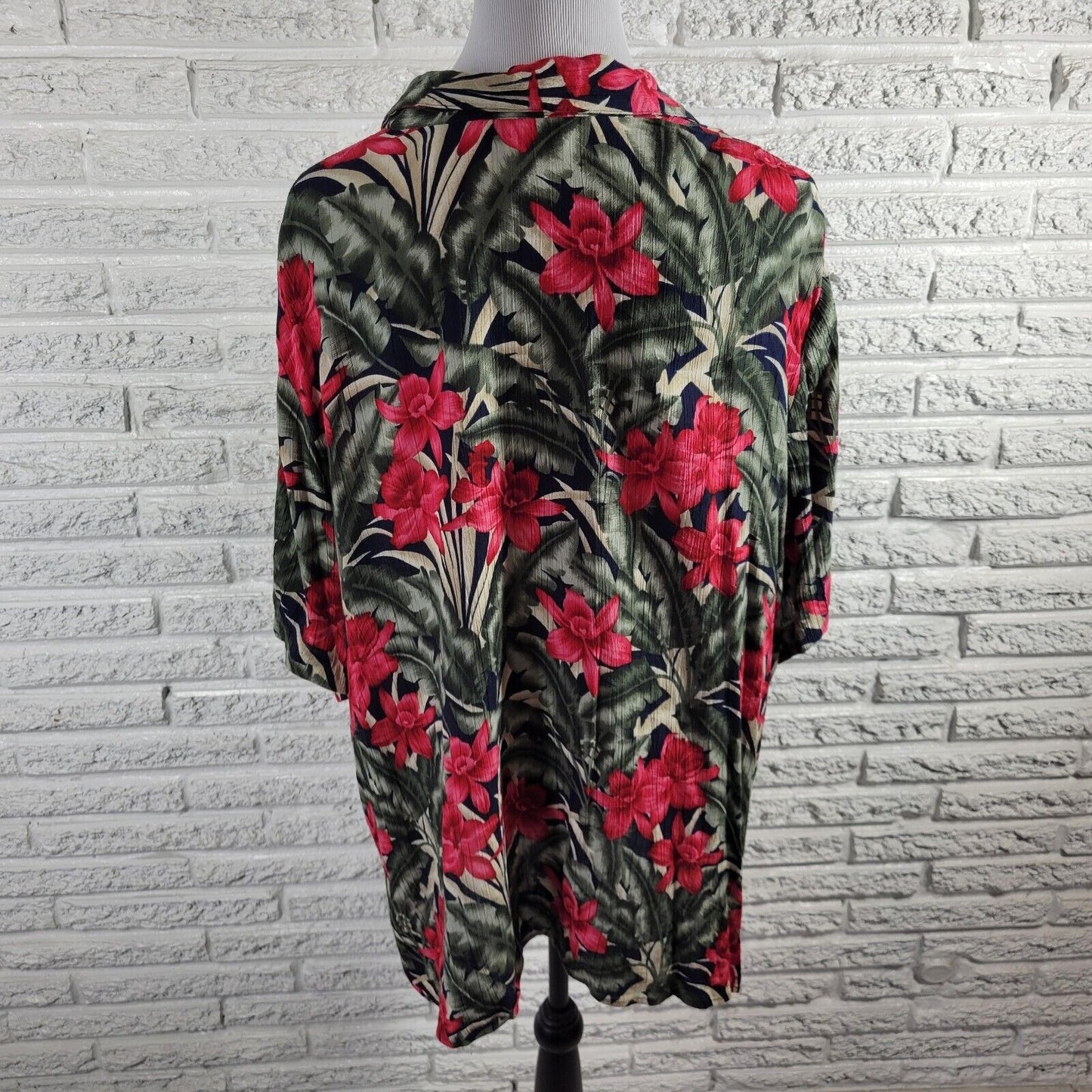 Dress Barn Womens Top 22 24 Plus Short Sleeve Red Green Floral Rayon Button Up