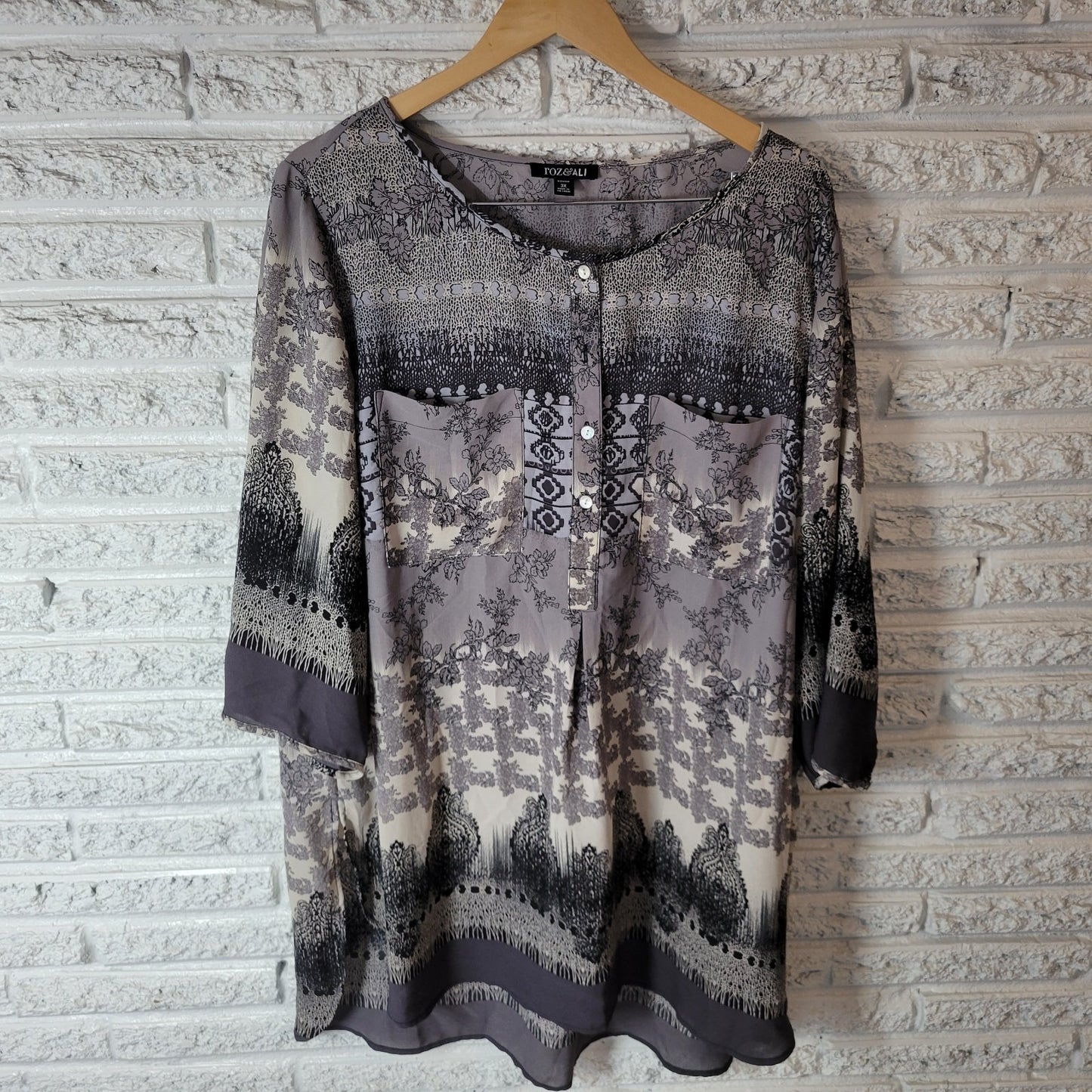 Roz Ali Women Top 3X Plus Tunic Quarter Button 3/4 Sleeve Black Lavender Floral