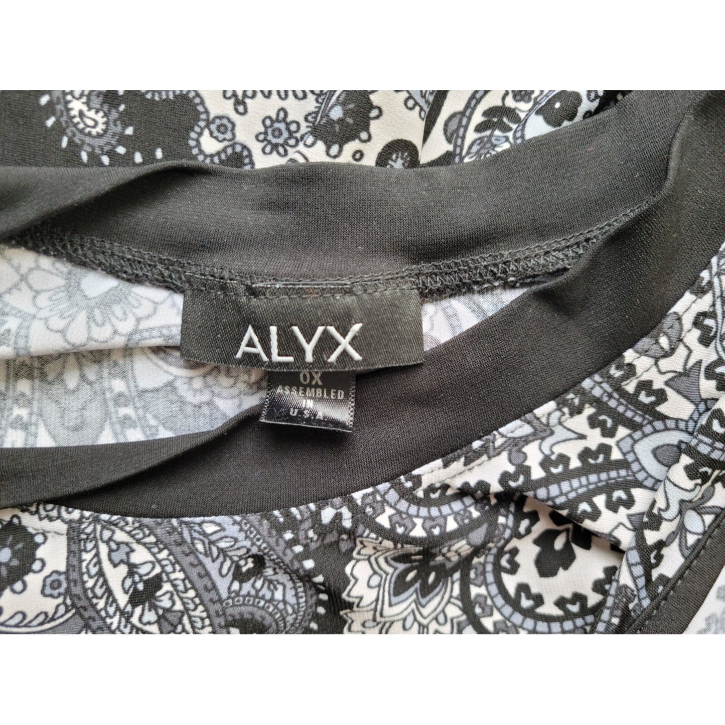 Alyx Womens Top 0X Plus Sleeveless Pullover Black Paisley Stretchy USA Casual