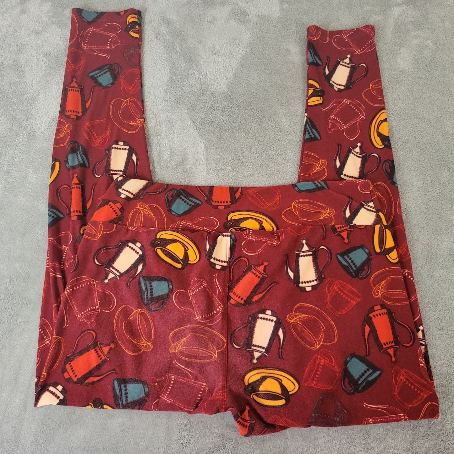 LuLaRoe Womens Leggings Tall Curvy Burgundy Red Coffee Pots Print Workout Comfy