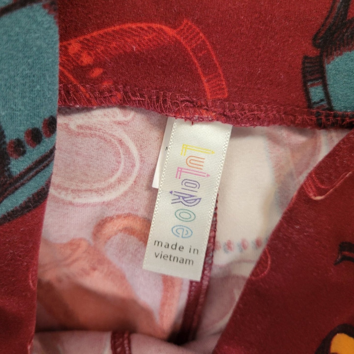 LuLaRoe Womens Leggings Tall Curvy Burgundy Red Coffee Pots Print Workout Comfy