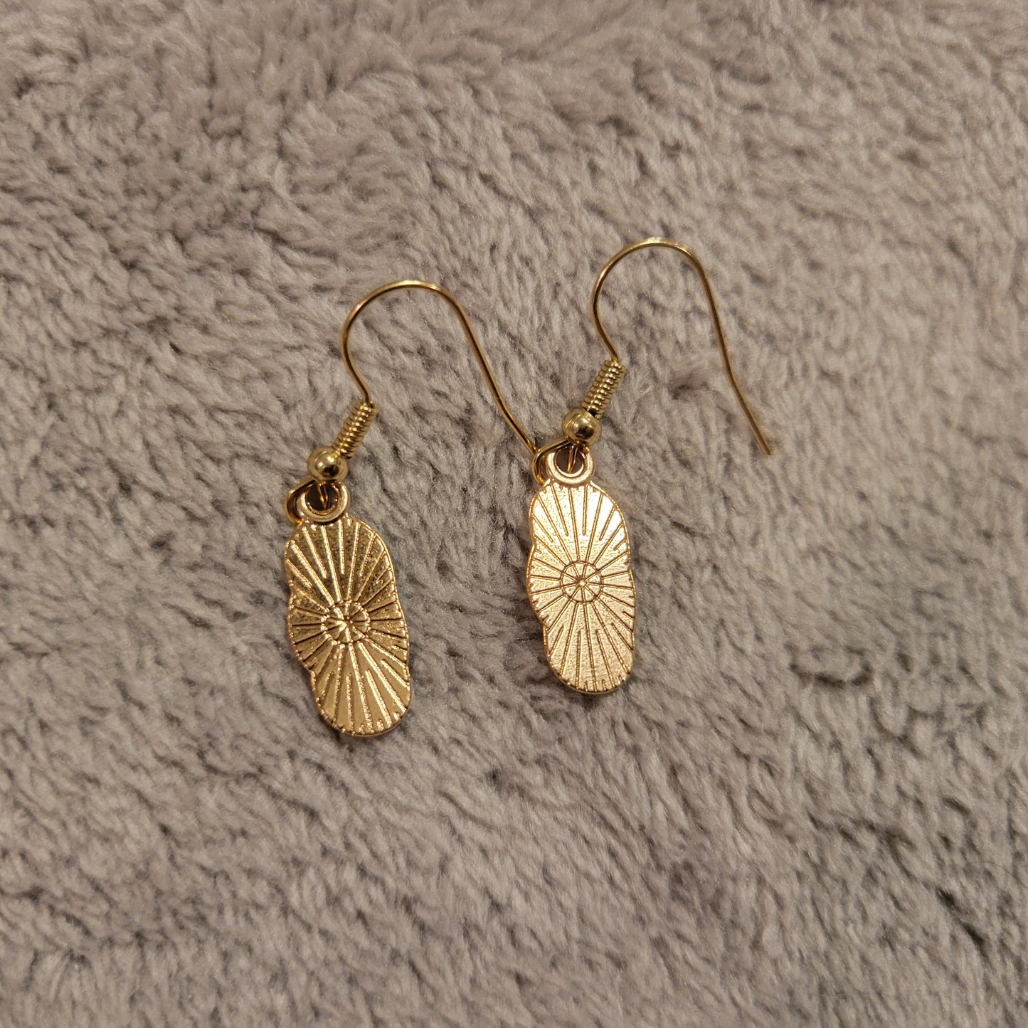 Fourth of July Patriotic Womens Earrings One Pair Flip Flops USA Flag Hanging